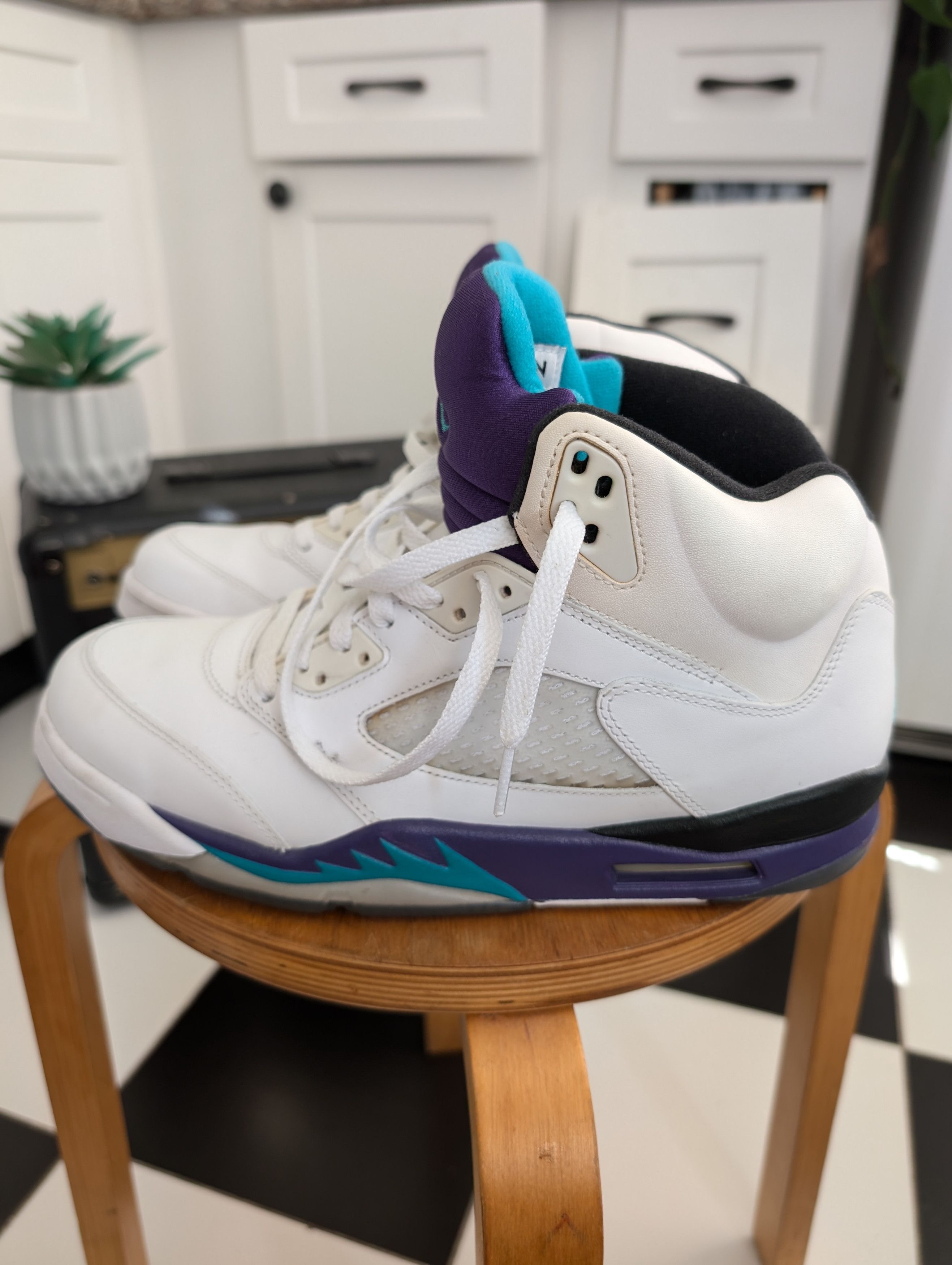 Jordan Brand Jordan 5 Retro Grape (2013) Size US 10.5 / EU 43-44 - 2 Thumbnail