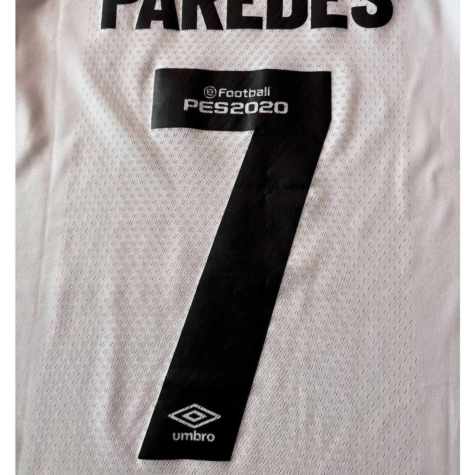 Umbro Colo Colo Esteban Paredes Umbro Soccer Jersey S Chile 2019 Size US S / EU 44-46 / 1 - 12 Thumbnail
