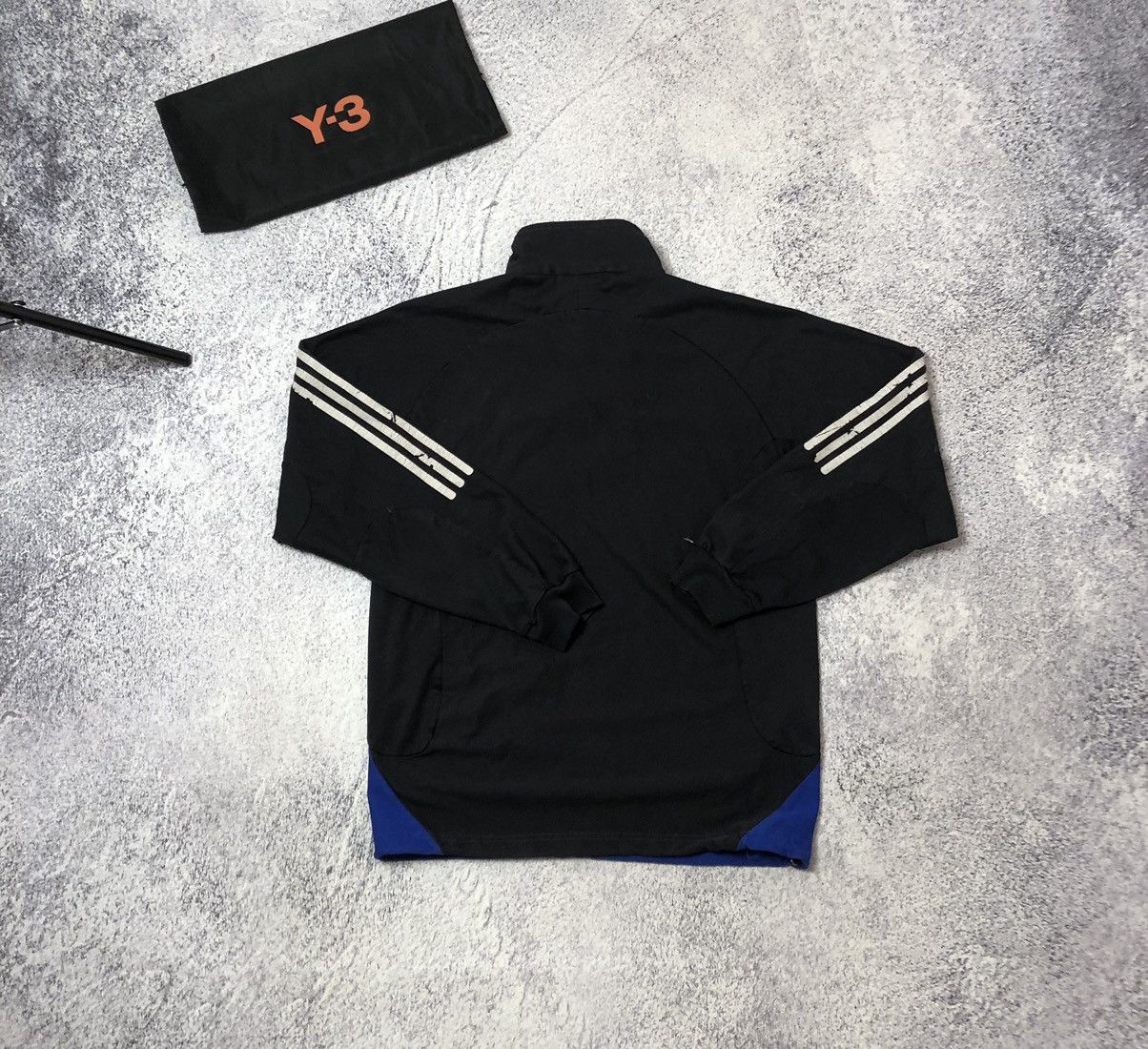 Adidas Vintage men’s sweater adidas size S Size US S / EU 44-46 / 1 - 7 Thumbnail