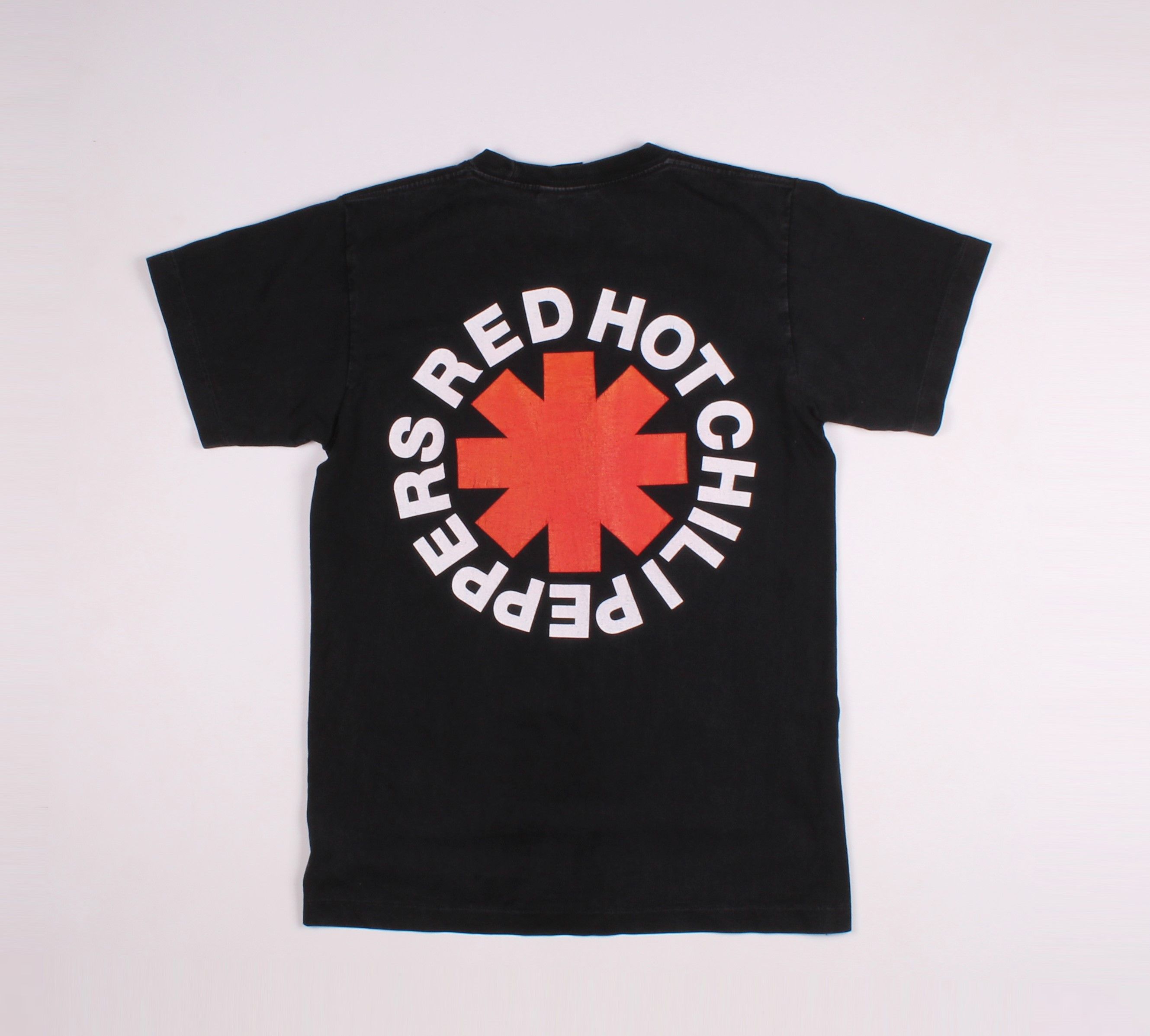 Band Tees × Vintage Vintage Red Hot Chili Peppers 2004 Wall of Fame T-shirt Size US M / EU 48-50 / 2 - 8 Thumbnail