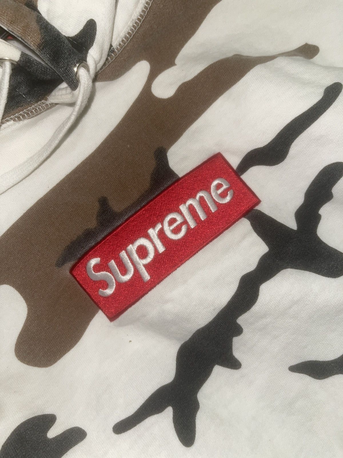 Supreme Supreme white Camo Hoodie Size US M / EU 48-50 / 2 - 1 Thumbnail