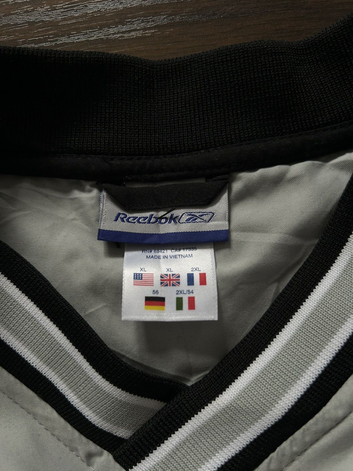 Reebok Vintage Reebok Pullover Windbreaker Jacket Grey BlackSize XL Size US XL / EU 56 / 4 - 3 Thumbnail