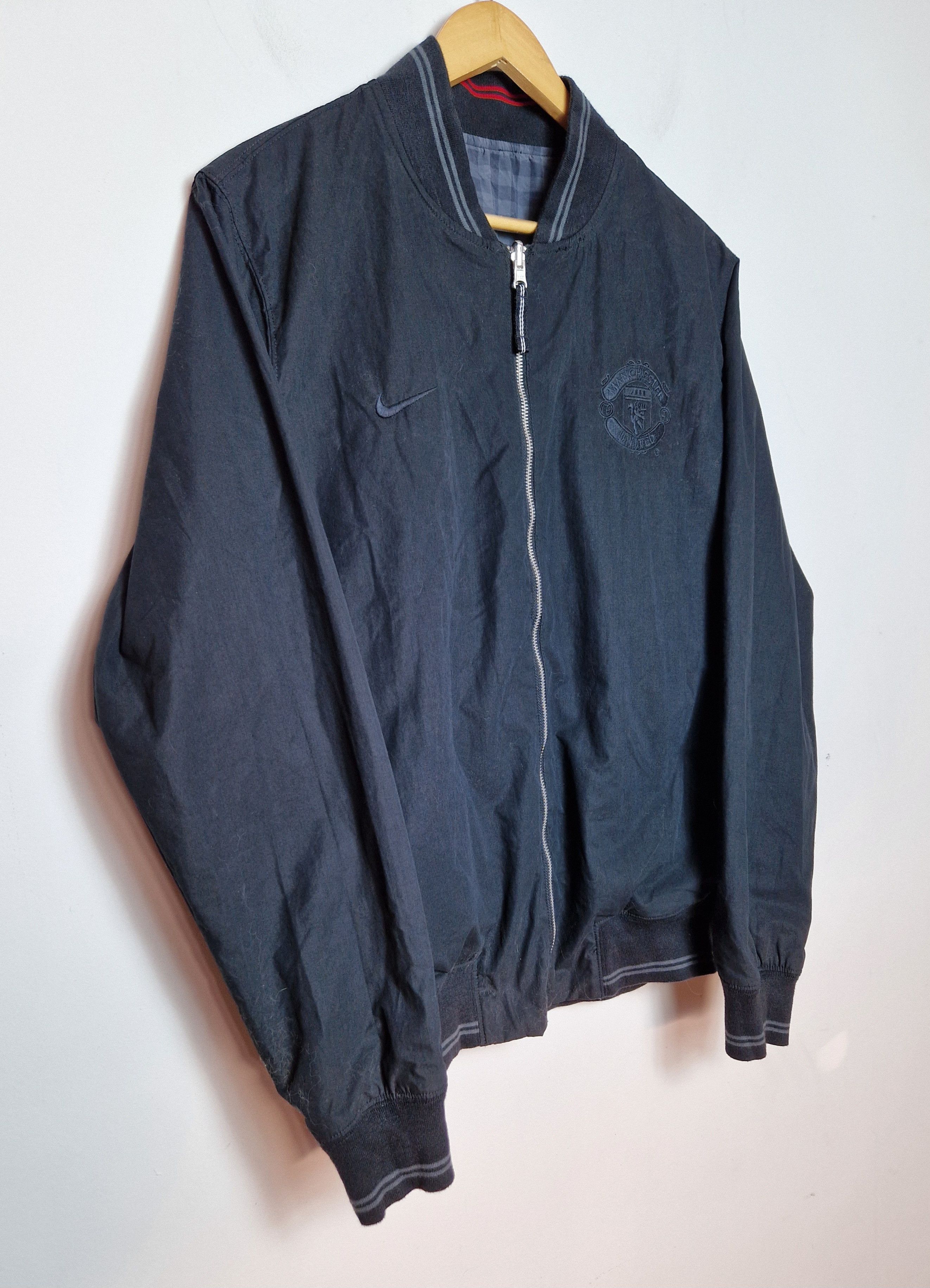 Nike Nike Manchester United reversible light jacket Size US L / EU 52-54 / 3 - 4 Thumbnail