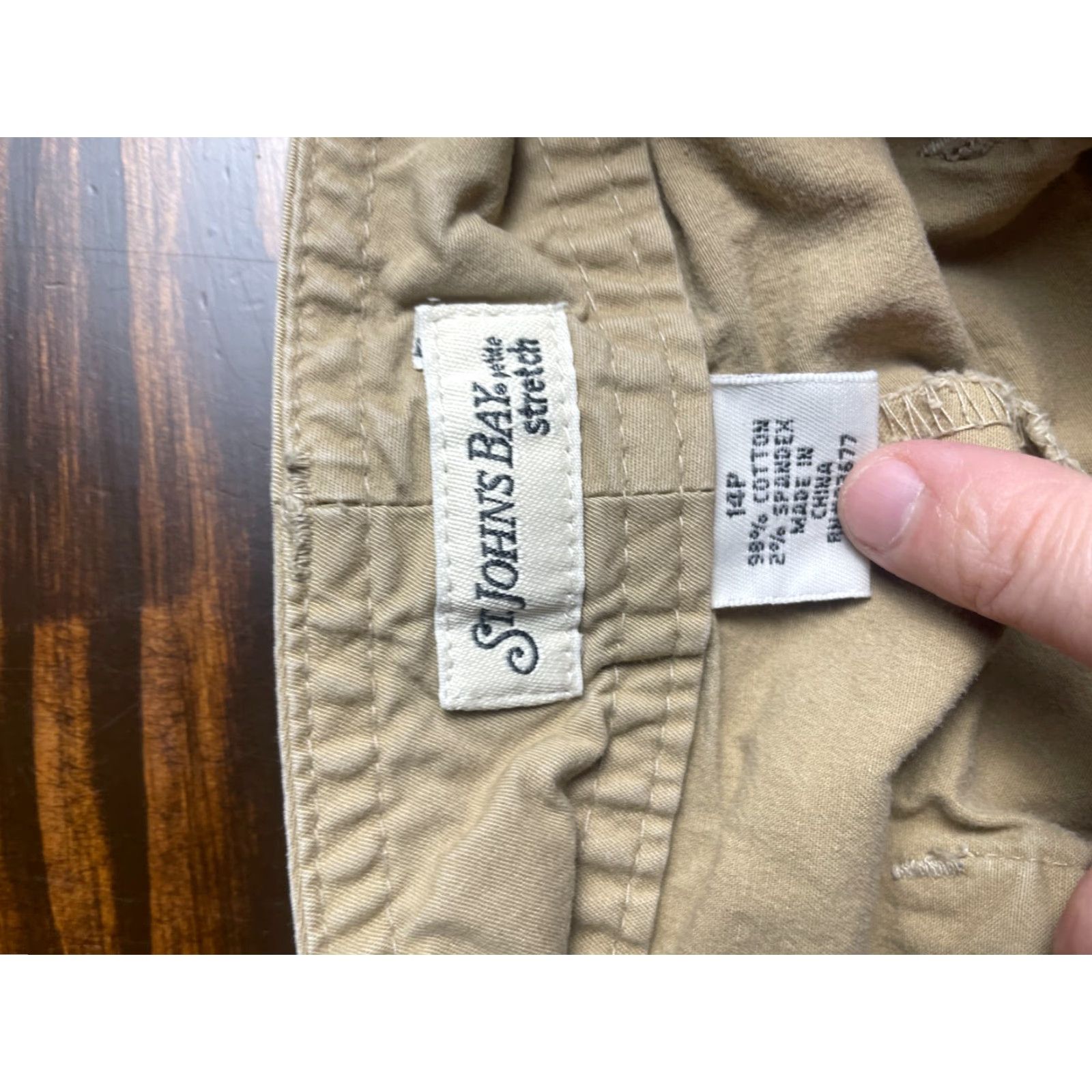 Vintage VINTAGE? (No) St Johns Bay Capri Shorts Women's 14P Tan Stretch Petite Pockets Mid Rise Denim Capri Jeans Womens 14P Tan Stretch Pockets Mid Rise Size 36" / US 14 / IT 50 - 3 Thumbnail