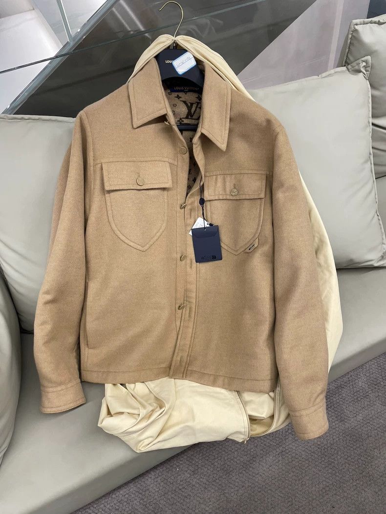 Louis Vuitton Louis Vuitton 24 New Soft Sand Jacket 2503-Nextarrow Size US S / EU 44-46 / 1 - 1 Thumbnail