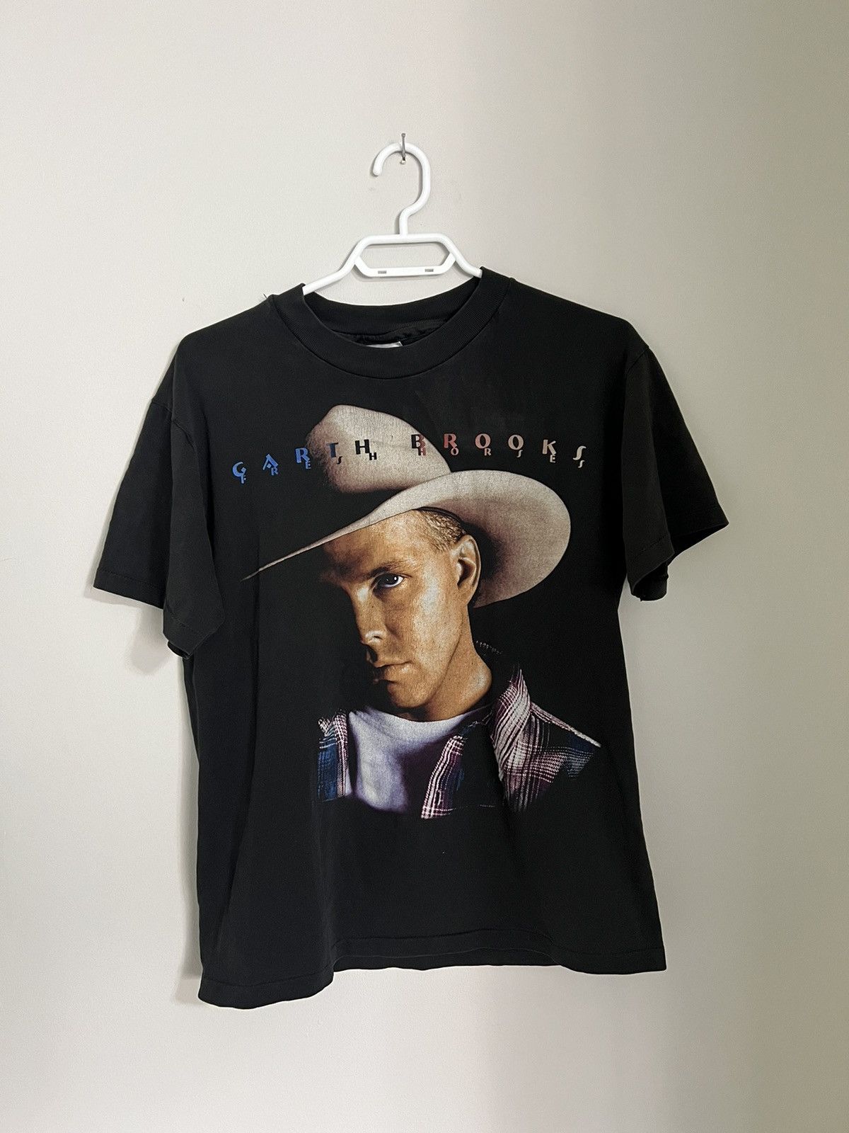 Hanes × Vintage Vintage 90s Garth Brooks Fresh Horses Music Tour Shirt Faded Size US M / EU 48-50 / 2 - 1 Thumbnail