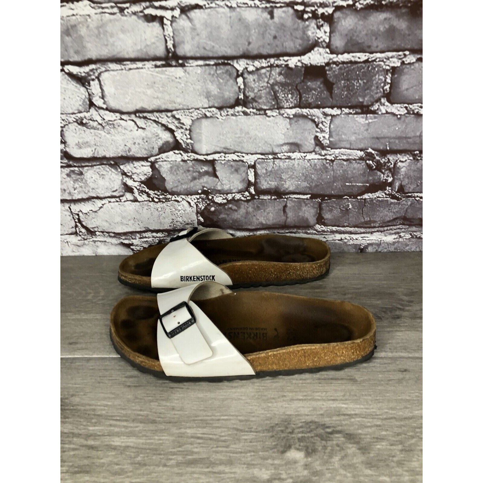 Birkenstock Birkenstock Madrid White Patent Leather Slides Sandals Women Size US 8.5 / IT 38.5 - 17 Thumbnail
