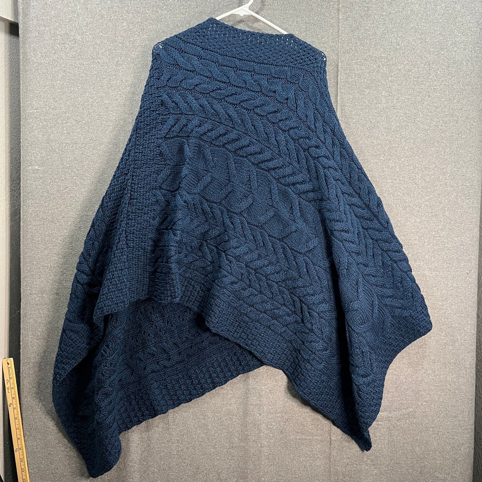 Aran Crafts Kiironan Merino Wool Women's V-Neck Poncho Size XL / US 12-14 / IT 48-50 - 2 Thumbnail