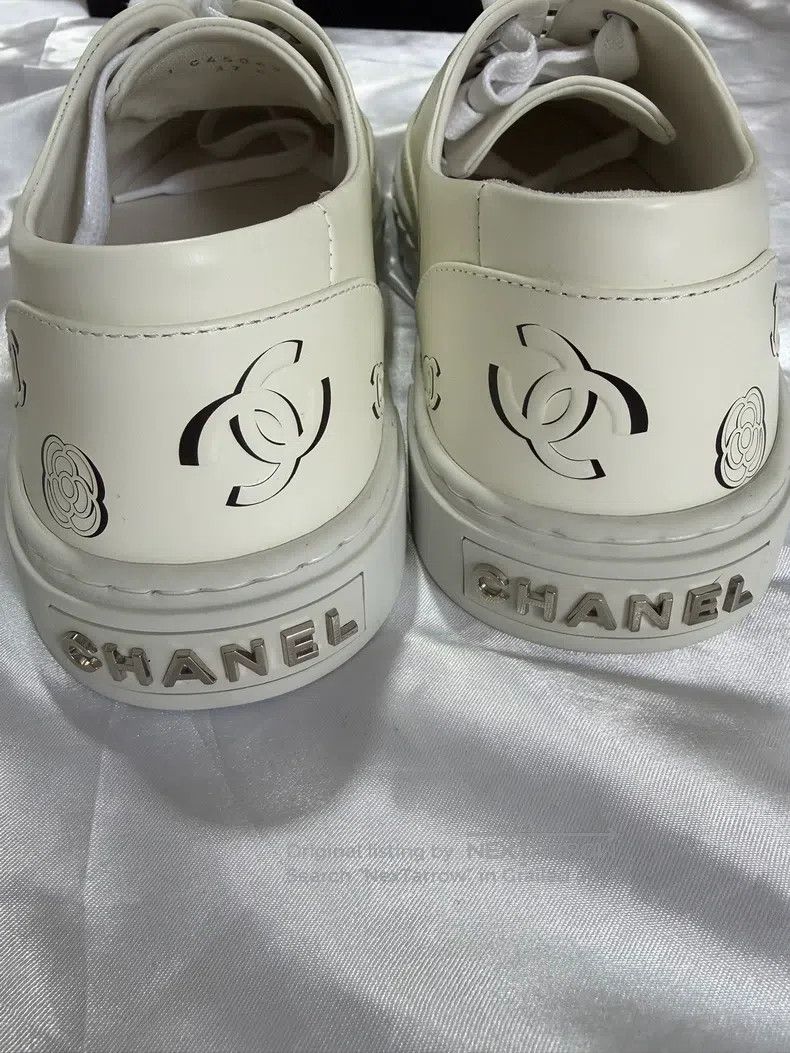 Chanel Chanel Cowhide small white shoes sneakers camelia pattern Size US 6.5 / IT 36.5 - 4 Thumbnail