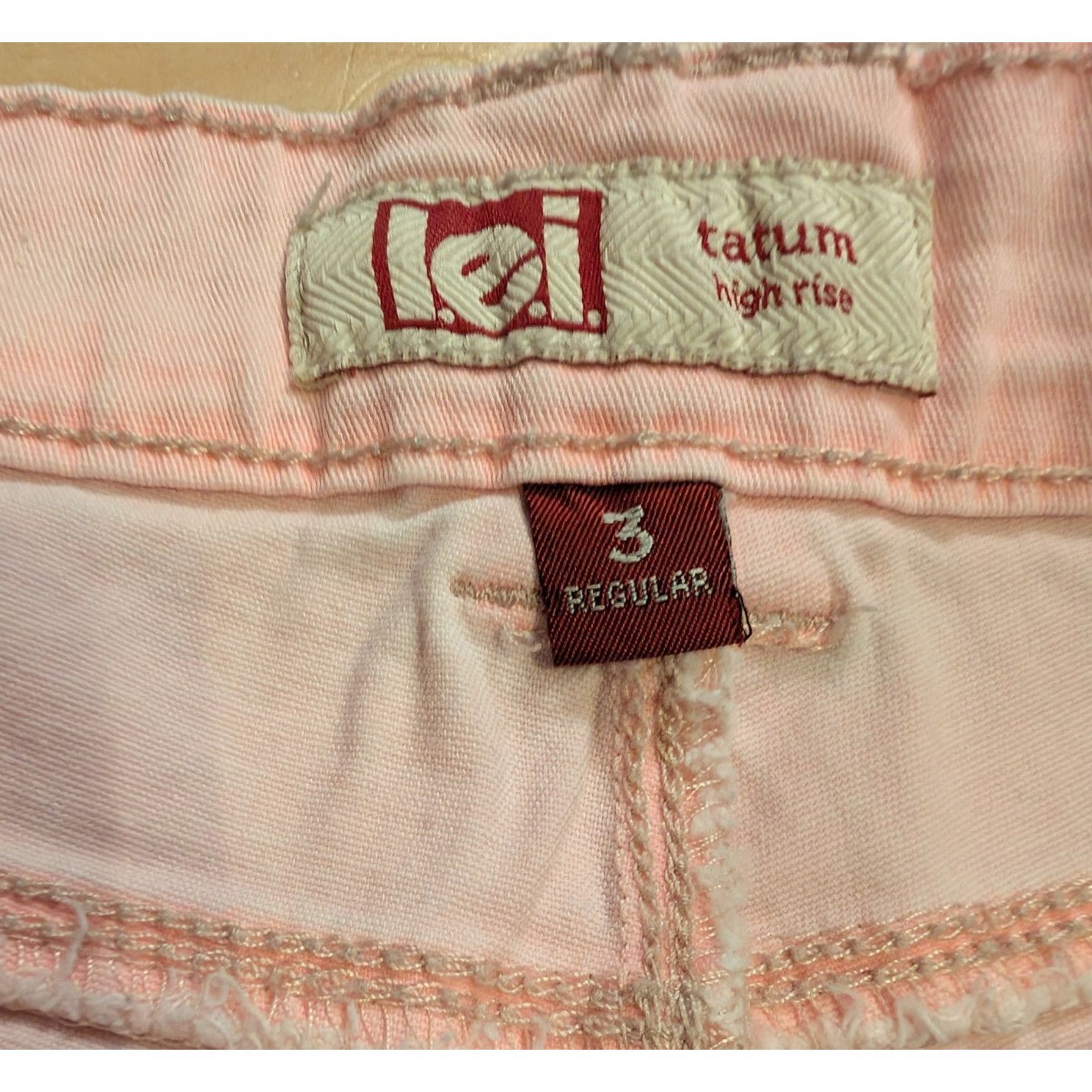 L.E.I. L.E.I Jrs 11 Regular Tatum Button Fly High Rise Pink Shorts Size 32" / US 10 / IT 46 - 6 Thumbnail