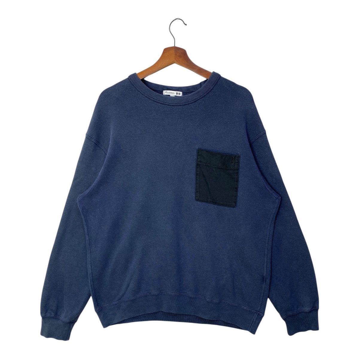 JW Anderson × Uniqlo Jw Anderson X Uniqlo Sweatshirt Pocket Crewneck Size L Size US L / EU 52-54 / 3 - 1 Thumbnail