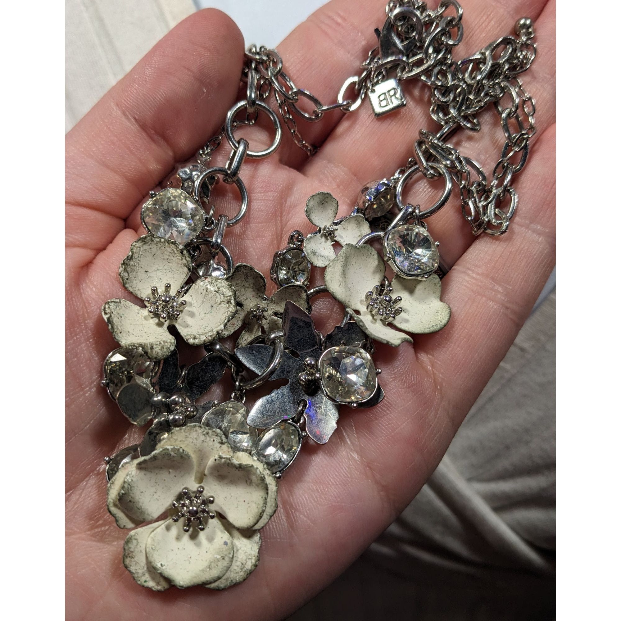 Banana Republic Banana Republic Preppy Floral White And Silver Tone Multilay Size ONE SIZE - 3 Thumbnail