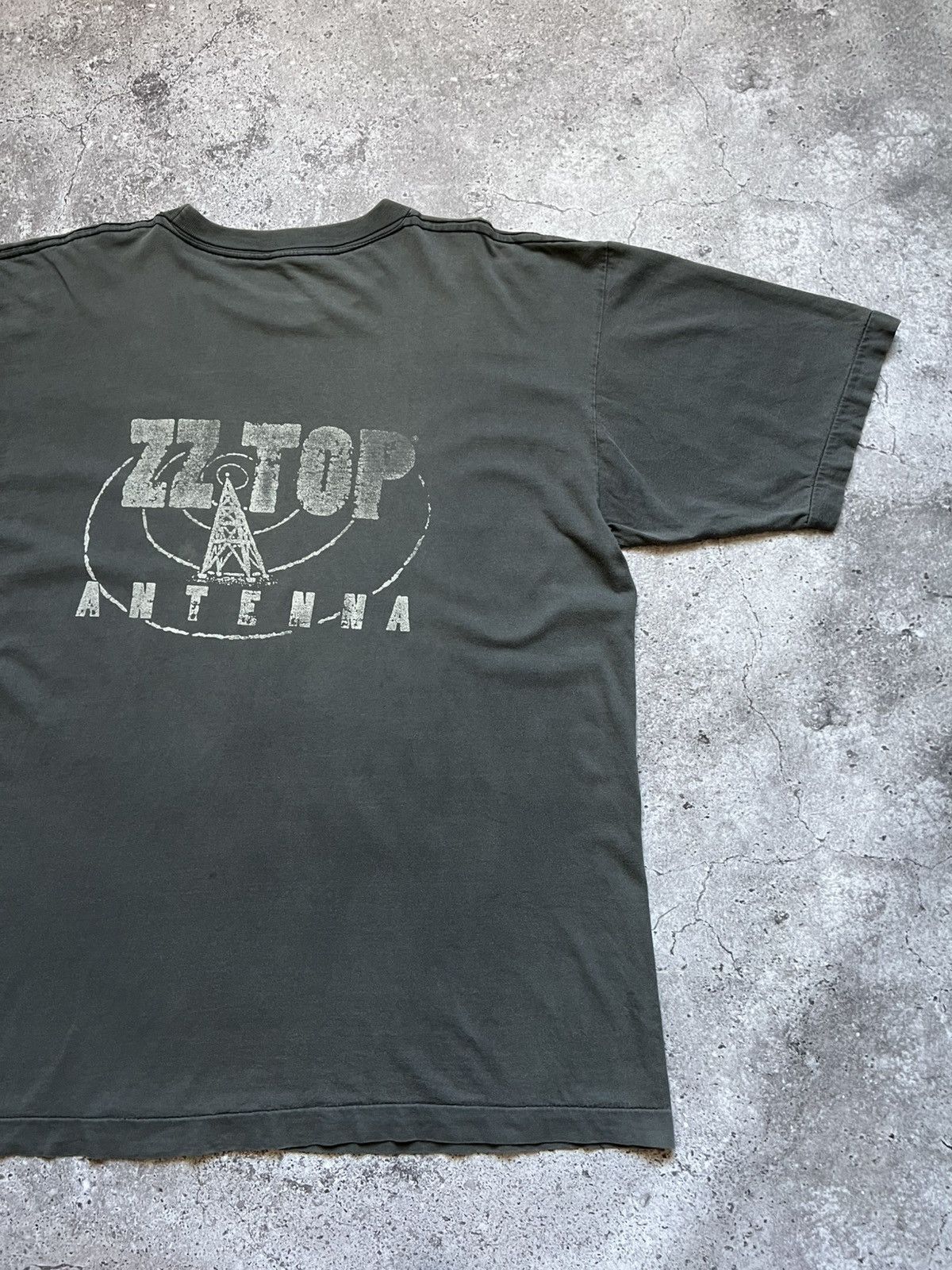Band Tees × Vintage Vintage 90s ZZ Top Antenna Single Stich Rock Band T-shirt Size US XL / EU 56 / 4 - 14 Thumbnail