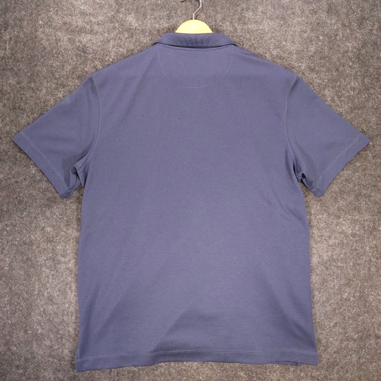 Van Heusen Van Heusen Polo Mens M Blue Excellent Classic Fit Short Sleeve Textured Size US M / EU 48-50 / 2 - 2 Thumbnail