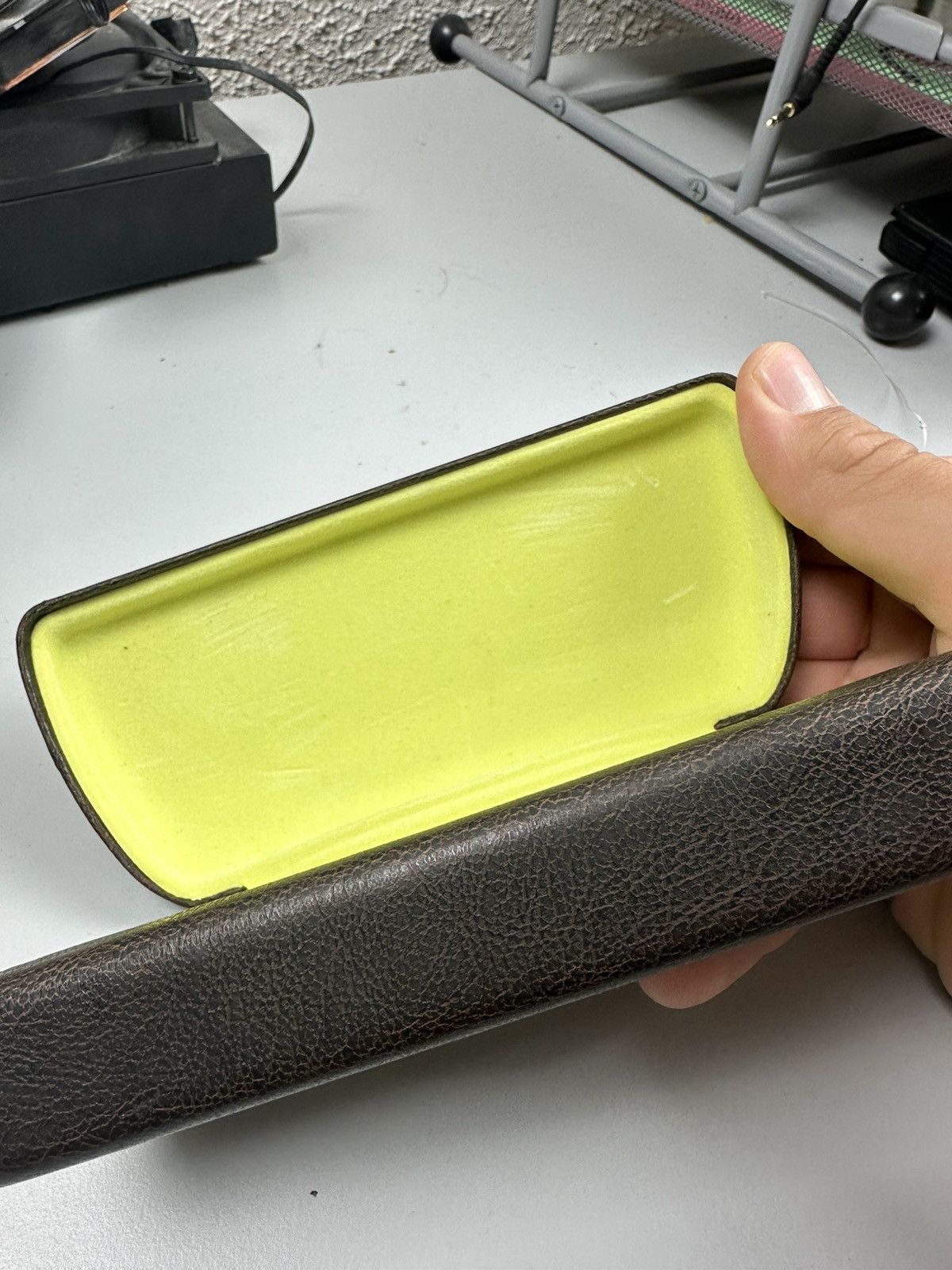 Moscot Moscot Eyeglasses Case – Brown Leather Look (Hard Case) Size ONE SIZE - 4 Thumbnail