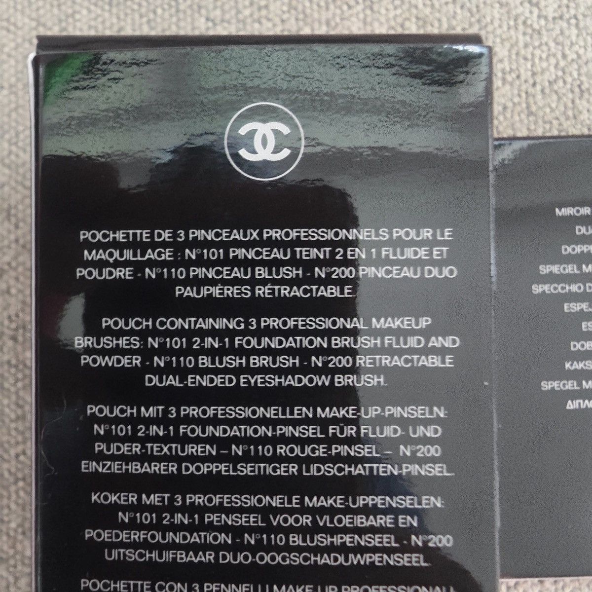 Chanel Chanel Limited Edition Code Couleur makeup set in Rouge Noir Size ONE SIZE - 4 Thumbnail