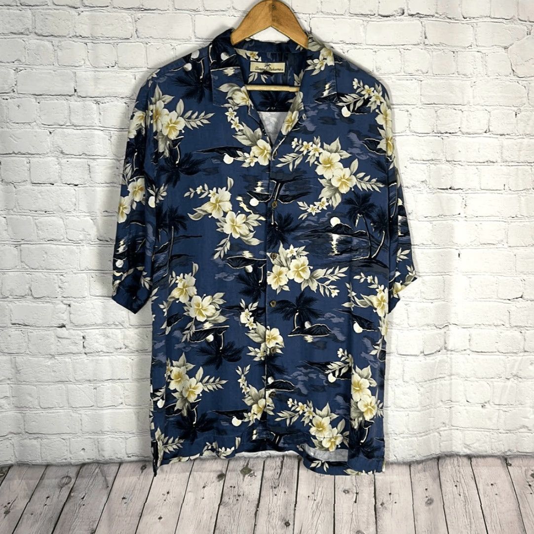 Tommy Bahama Tommy Bahama Camp Shirt Short Sleeve Button-Up Silk Hawaiian Blue L Large Mens Size US L / EU 52-54 / 3 - 2 Thumbnail