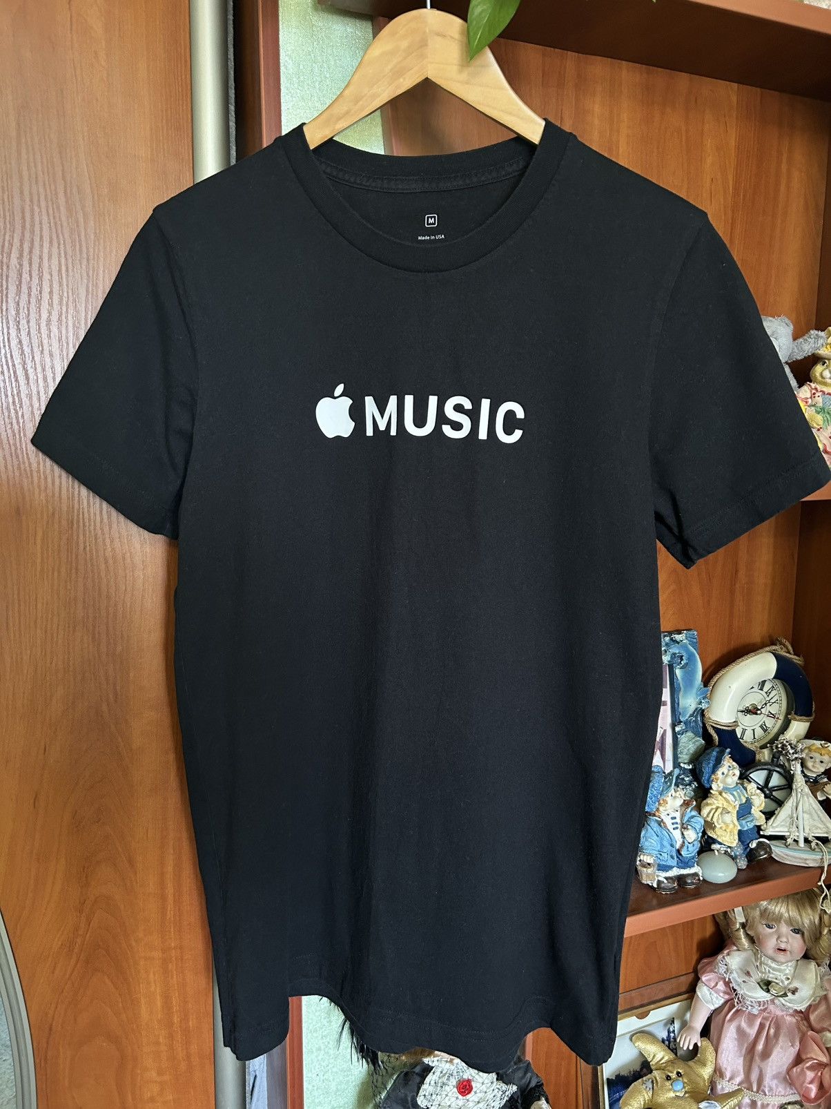 Apple Vintage Apple Music Logo Black T-Shirt Made in USA Medium 