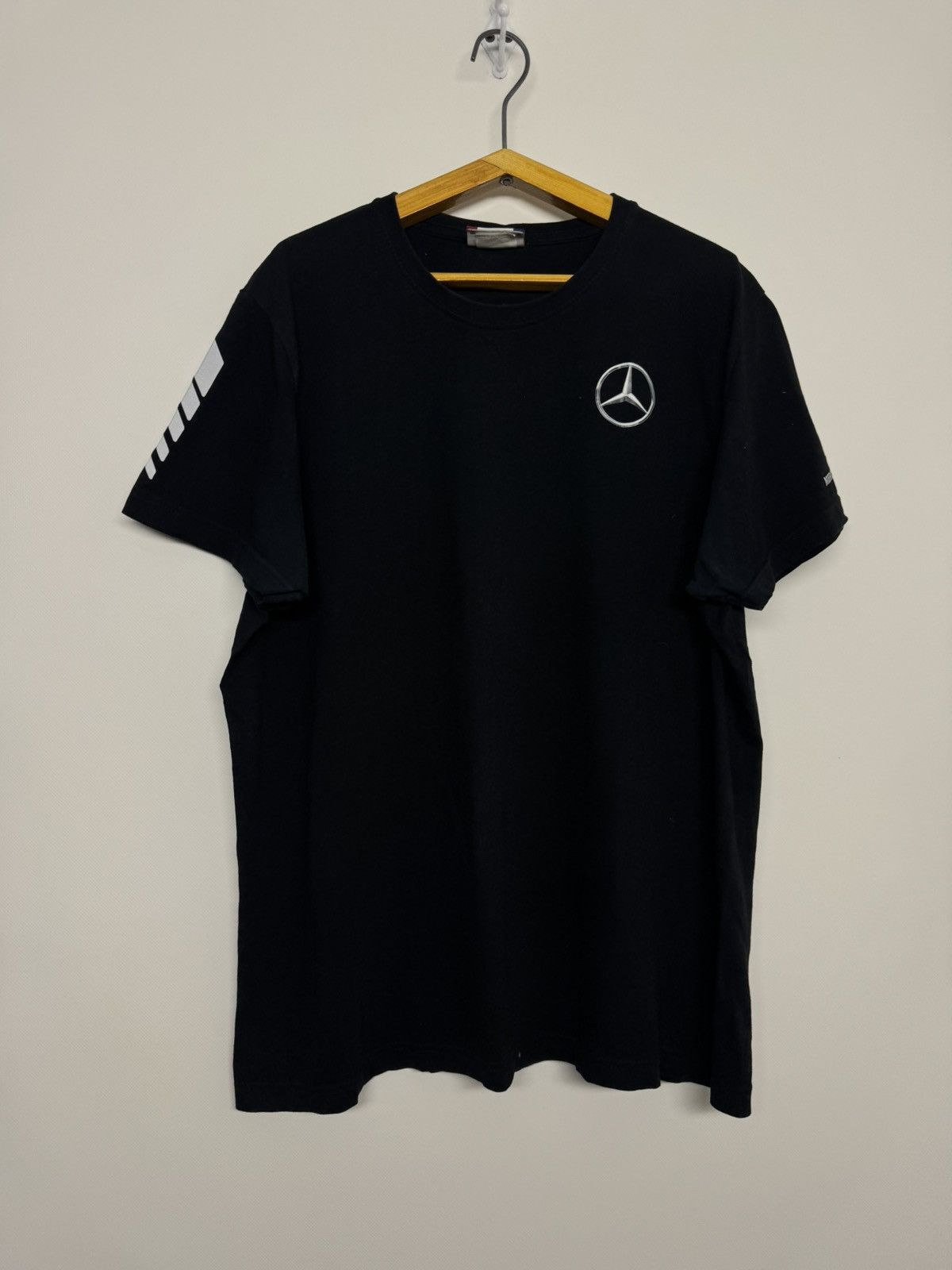 Clique Vintage Mercedes Benz Embroidered AMG logo t-shirt Size US L / EU 52-54 / 3 - 5 Thumbnail