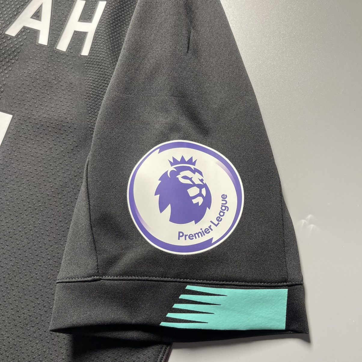 New Balance × Vintage NWT LIVERPOOL NB 2019/2020 FOOTBALL THIRD JERSEY #11 SALAH Size US L / EU 52-54 / 3 - 16 Thumbnail
