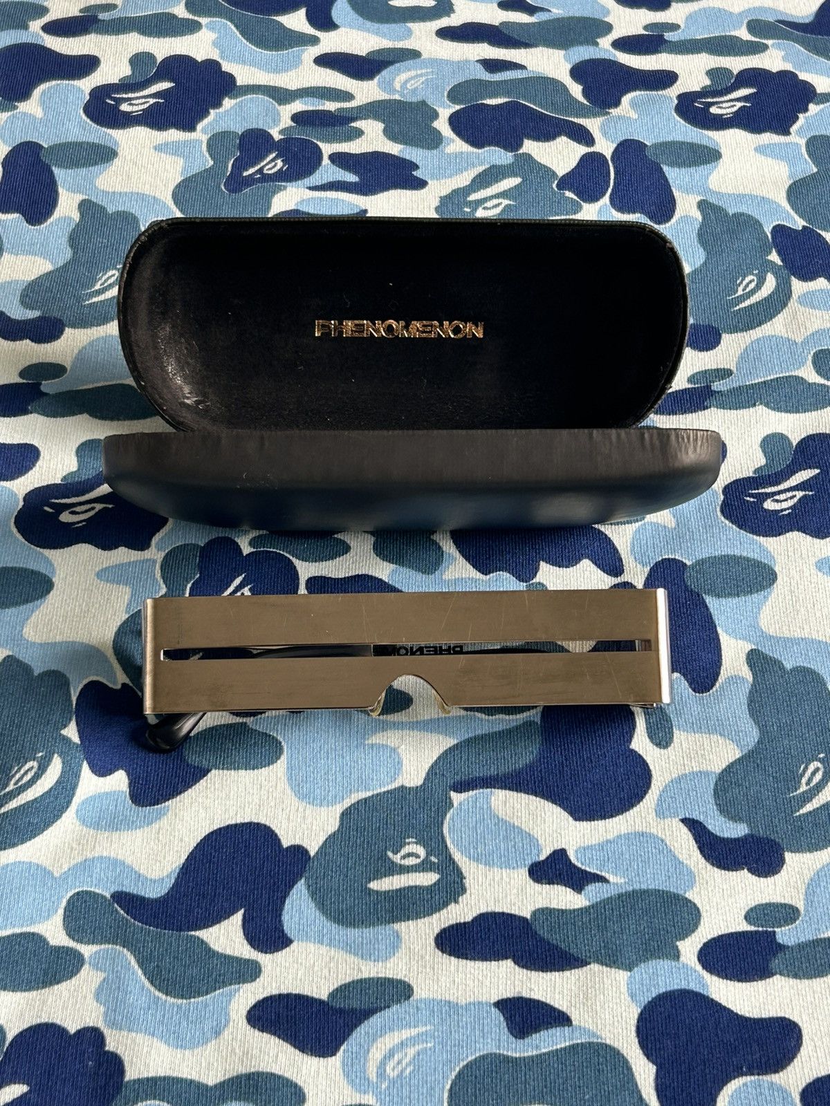 Phenomenon Cutting Shaze Glasses with Case Rare