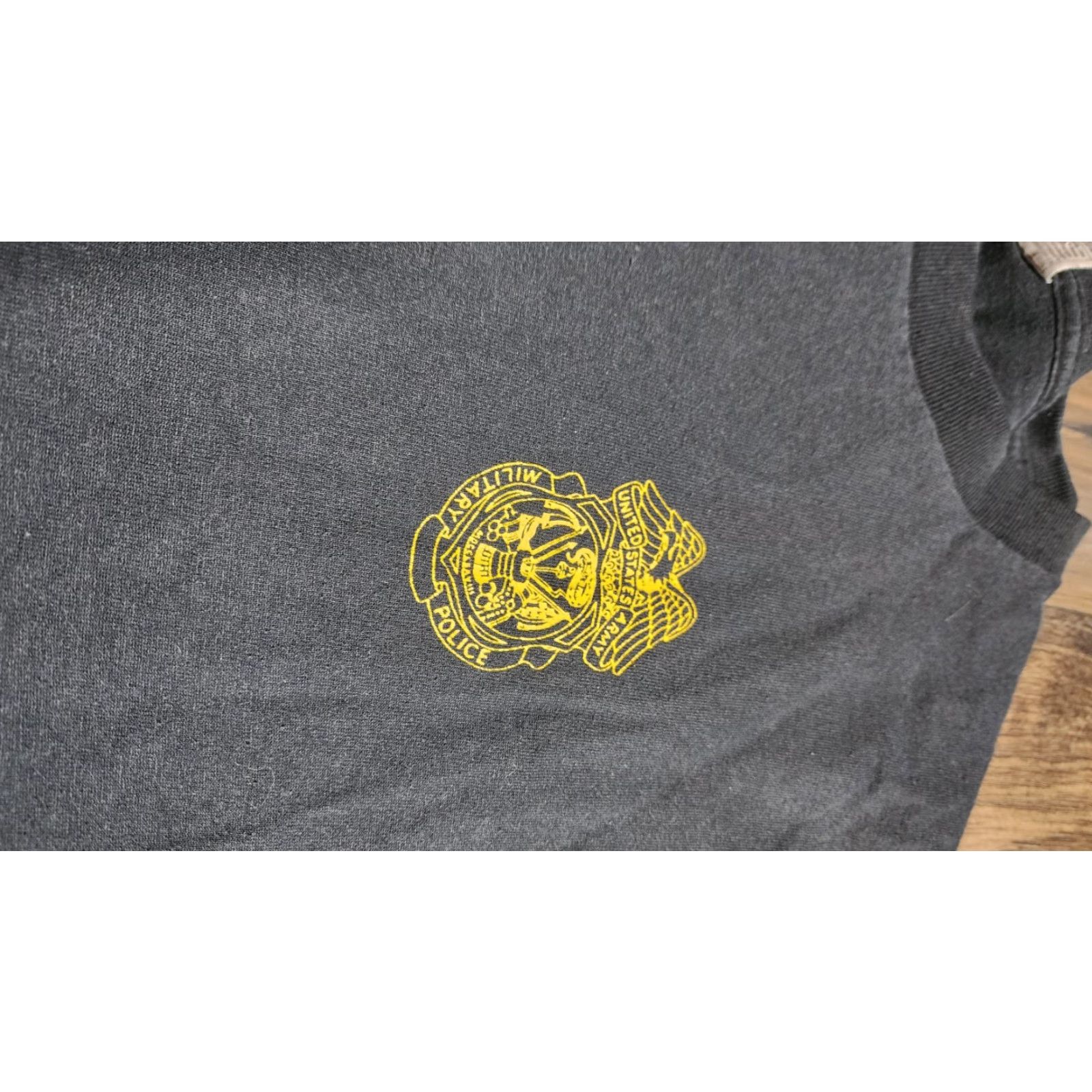 Fruit Of The Loom VINTAGE Fruit of the Loom US Army Military Police Battalion T-Shirt L Black Graphic Print Short Sleeve 90s Mens Size US L / EU 52-54 / 3 - 5 Thumbnail
