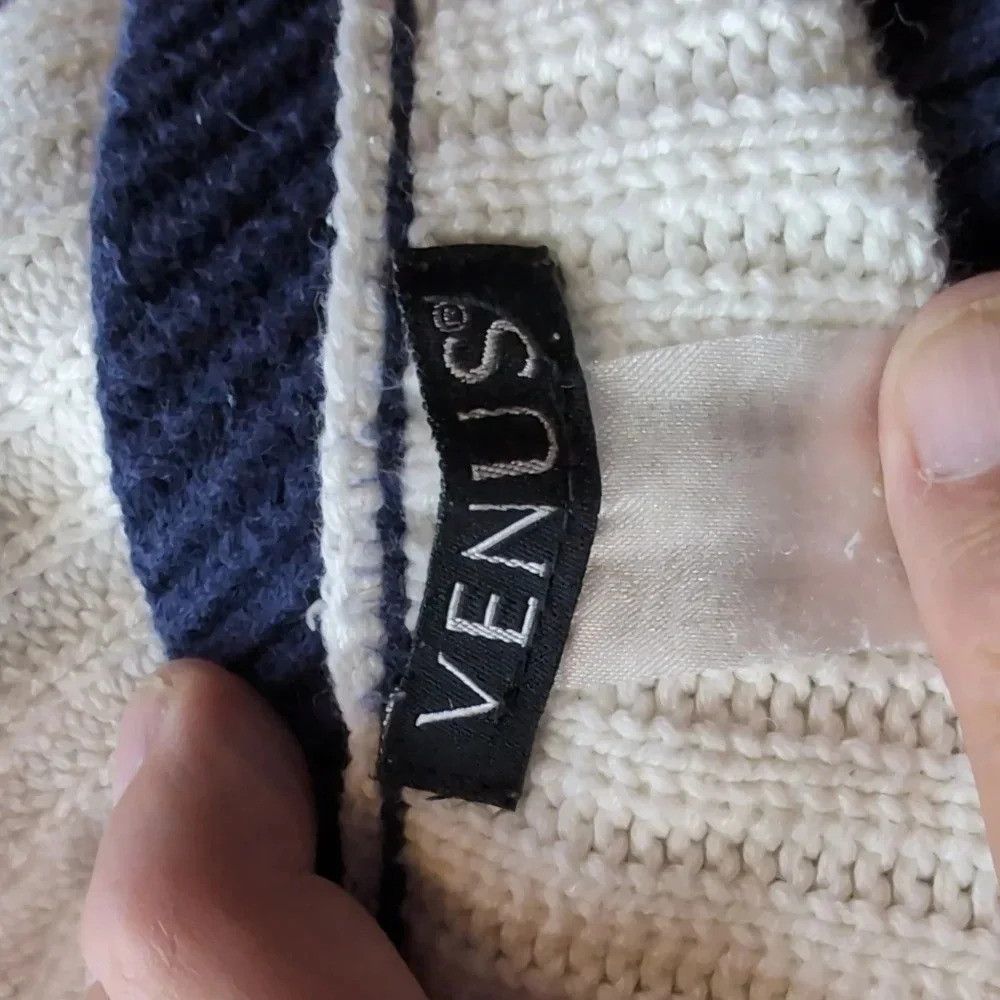 Venus Venus Deep V Neck Navy Blue and White Sweater sz L Size L / US 10 / IT 46 - 3 Thumbnail
