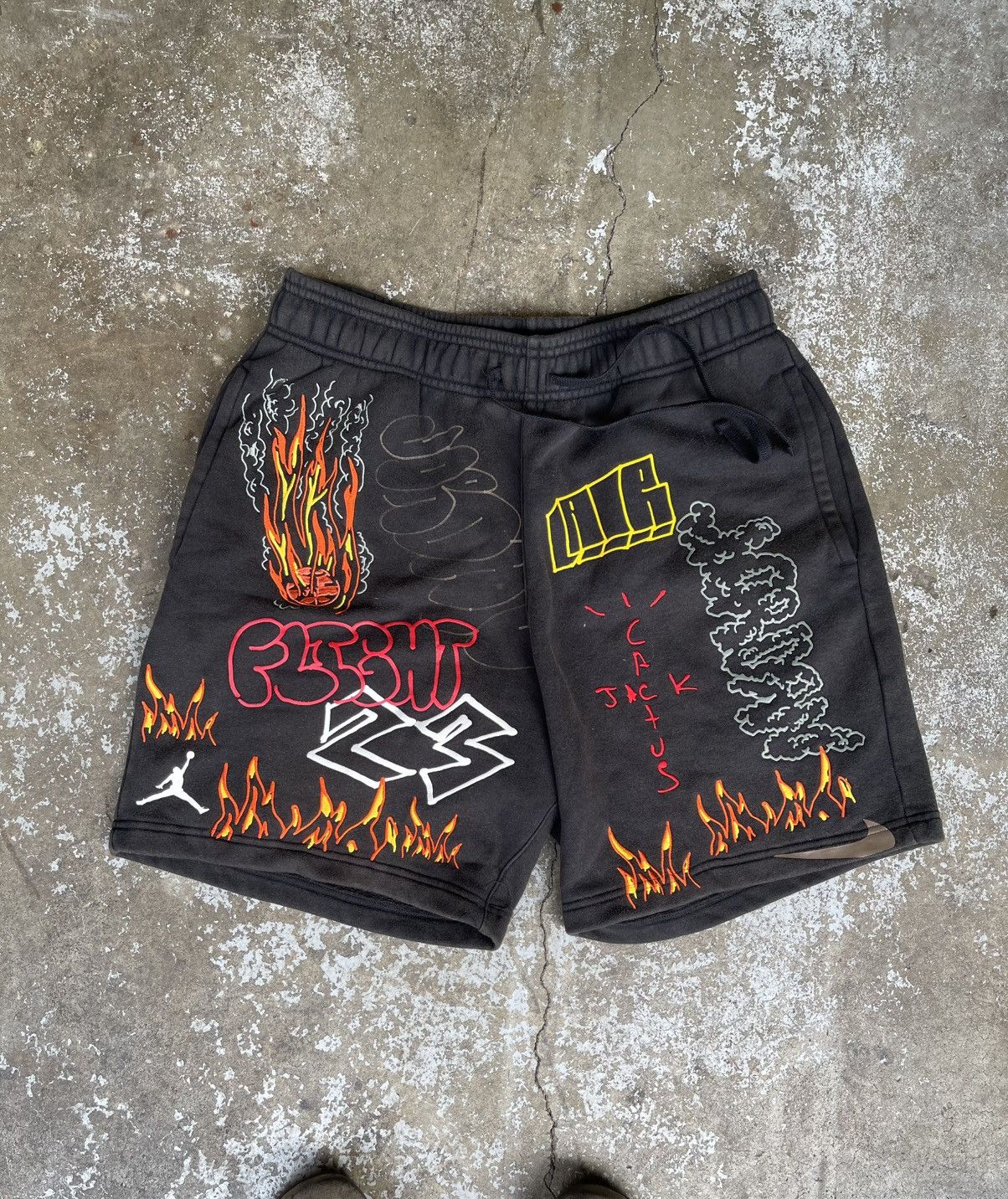 Travis Scott Travis Scott MJ Fleece Shorts 2019 Size US 32 / EU 48 - 1 Thumbnail
