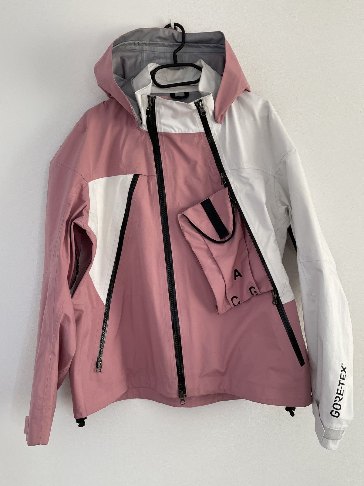 image of Lab Acg Deploy Gore-Tex Jacket Acronym Pink Arcteryx, Men's (Size Medium)