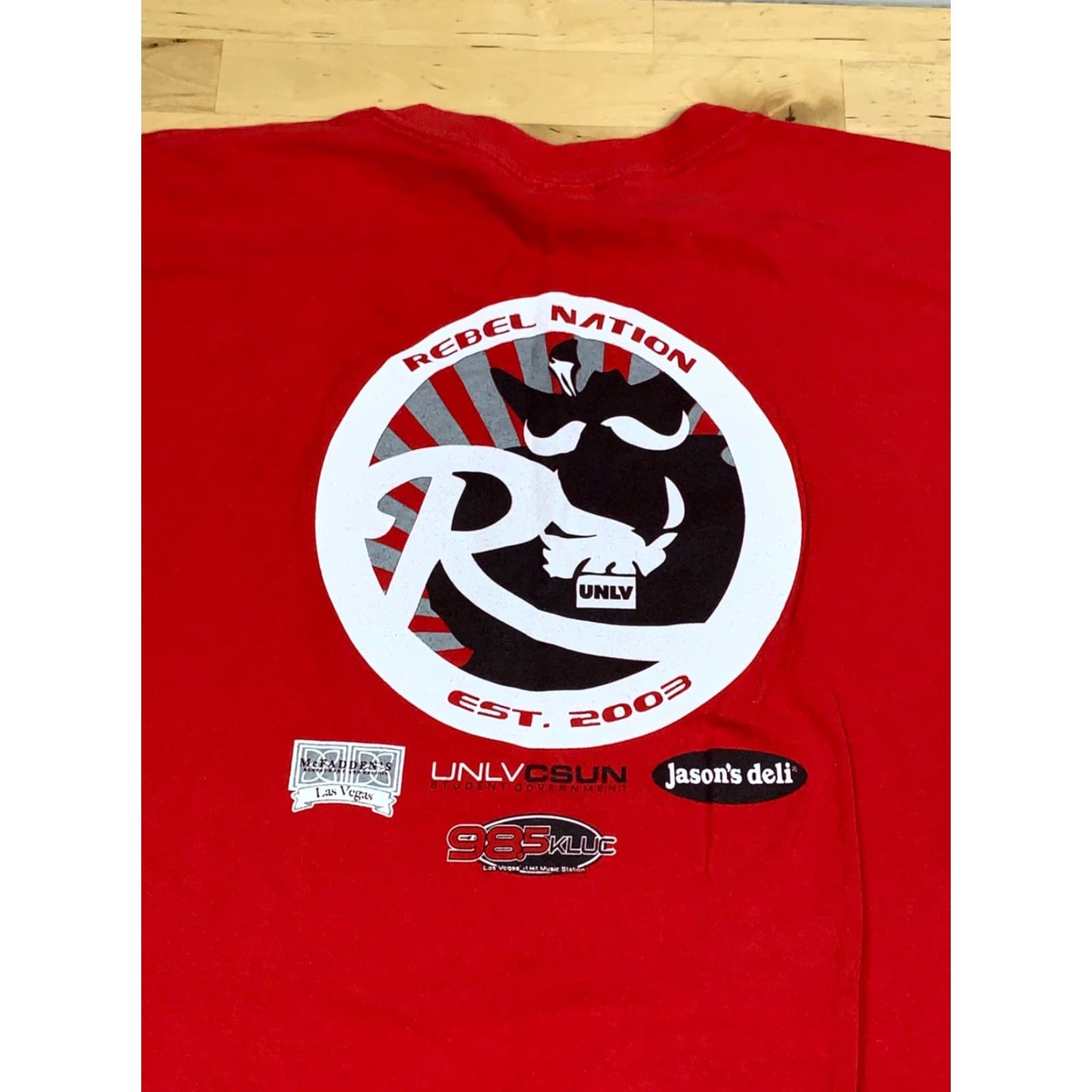 Gildan VINTAGE UNLV Rebel Nation Shirt Mens L Red 12069 College T-Shirt Gildan Cotton Short Sleeve Crew Neck Man/Mens Size US L / EU 52-54 / 3 - 8 Thumbnail