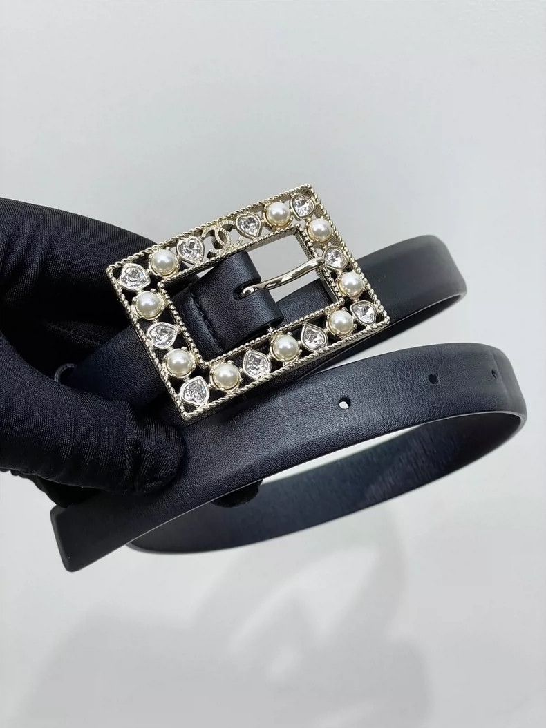 Chanel Chanel Pearl rhinestone square buckle belt 2504-Nextarrow Size ONE SIZE - 2 Thumbnail