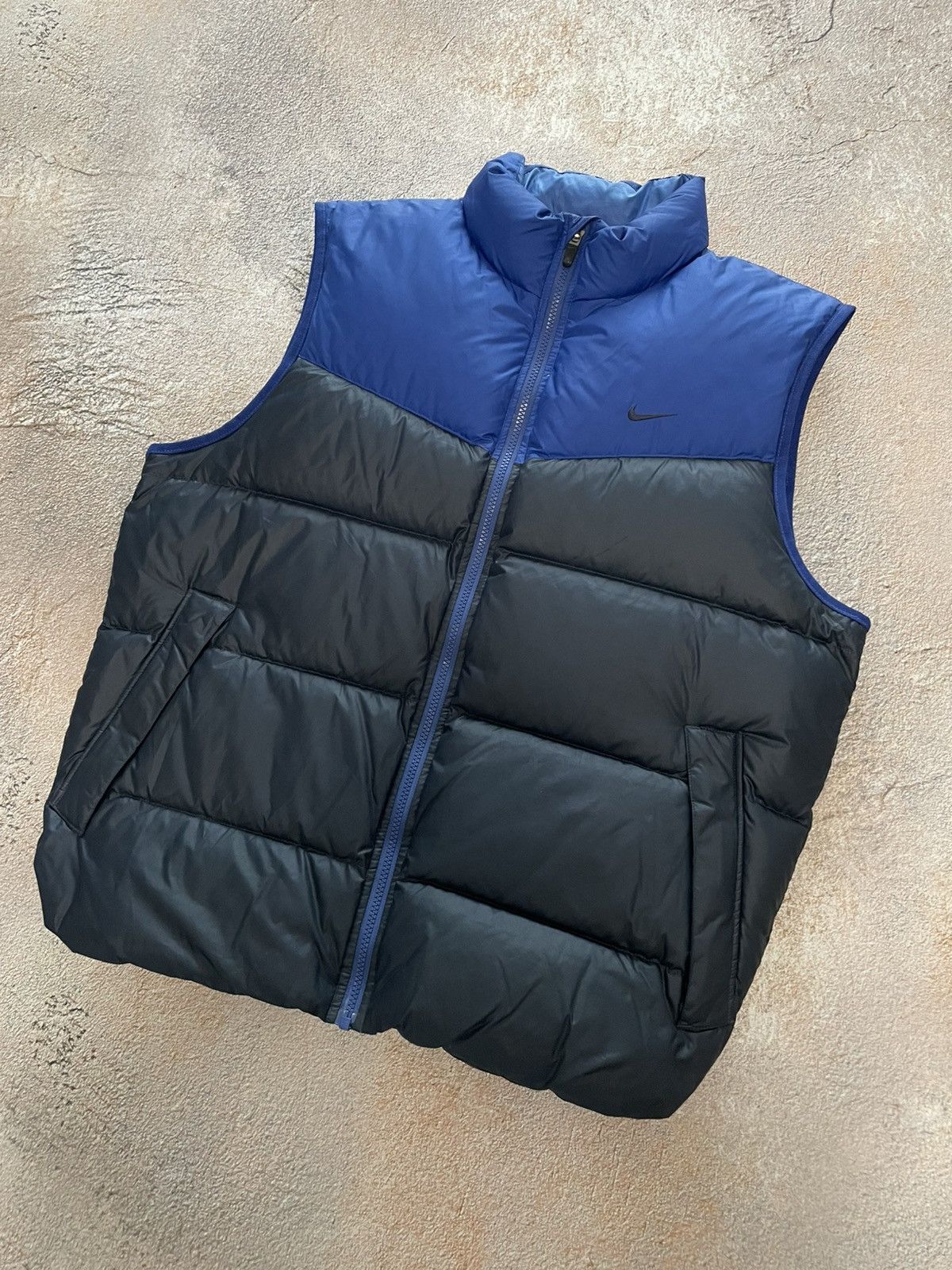 Nike Vintage Nike Small Swoosh Nylon Puffer Vest Size US L / EU 52-54 / 3 - 2 Thumbnail