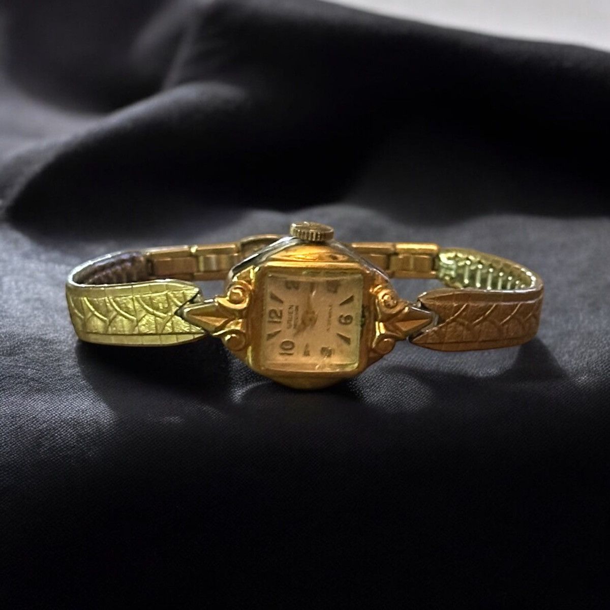 Vintage Vintage Gruen Precision 17 Jewels Swiss gold tone watch Size ONE SIZE - 1 Thumbnail
