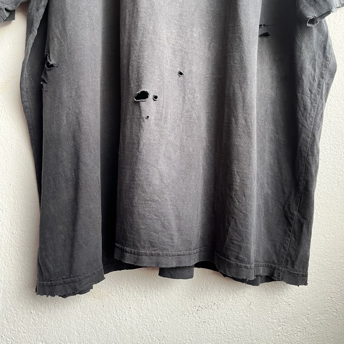 Carhartt DISTRESSED FADED CARHARTT DETROIT RIPPED TSHIRT Size US XXL / EU 58 / 5 - 9 Thumbnail