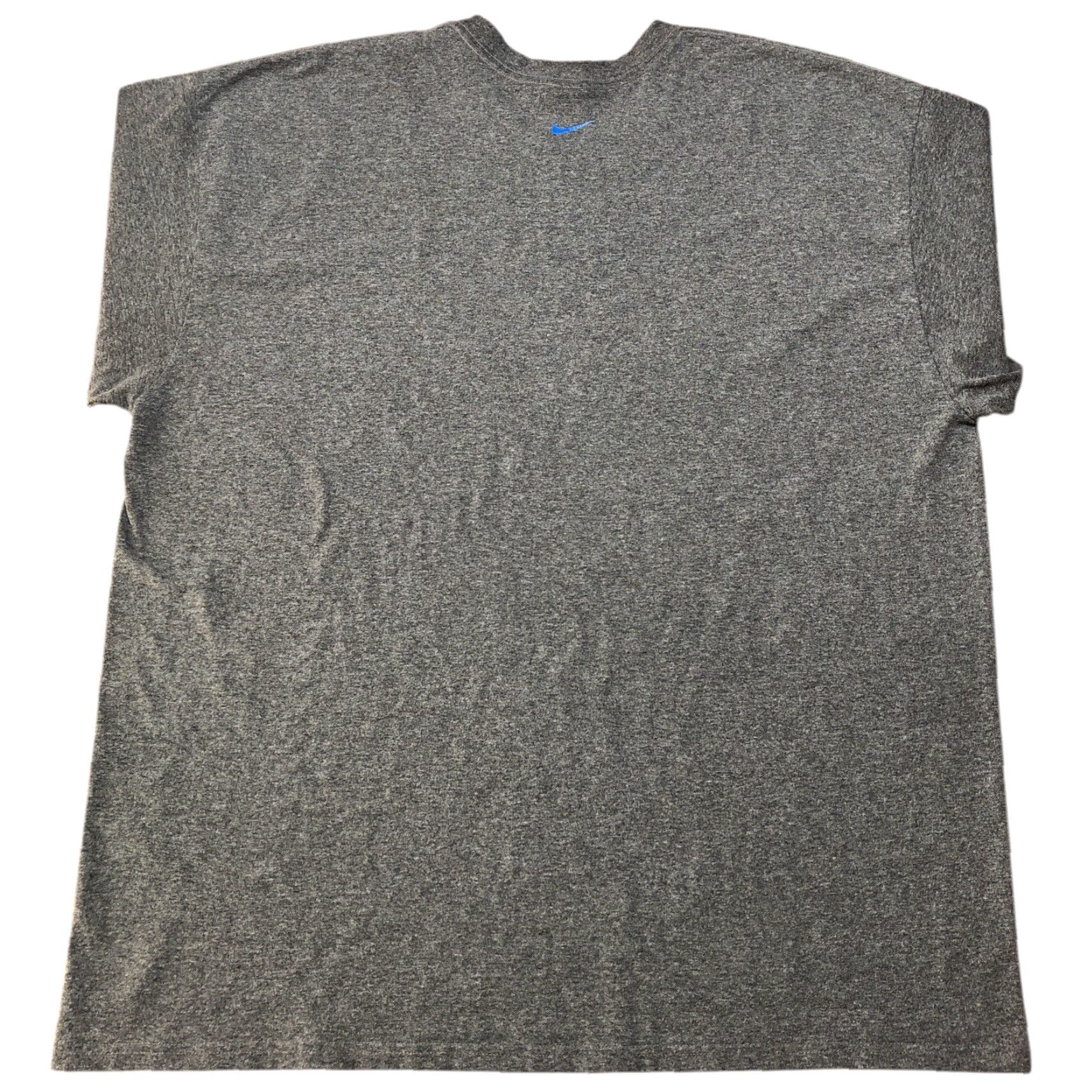 Nike VINTAGE Nike T-Shirt Mens 2XL Gray Short Sleeve Crew Neck Center Swoosh Logo 90s 2000s Sports Classic Size US XXL / EU 58 / 5 - 3 Thumbnail