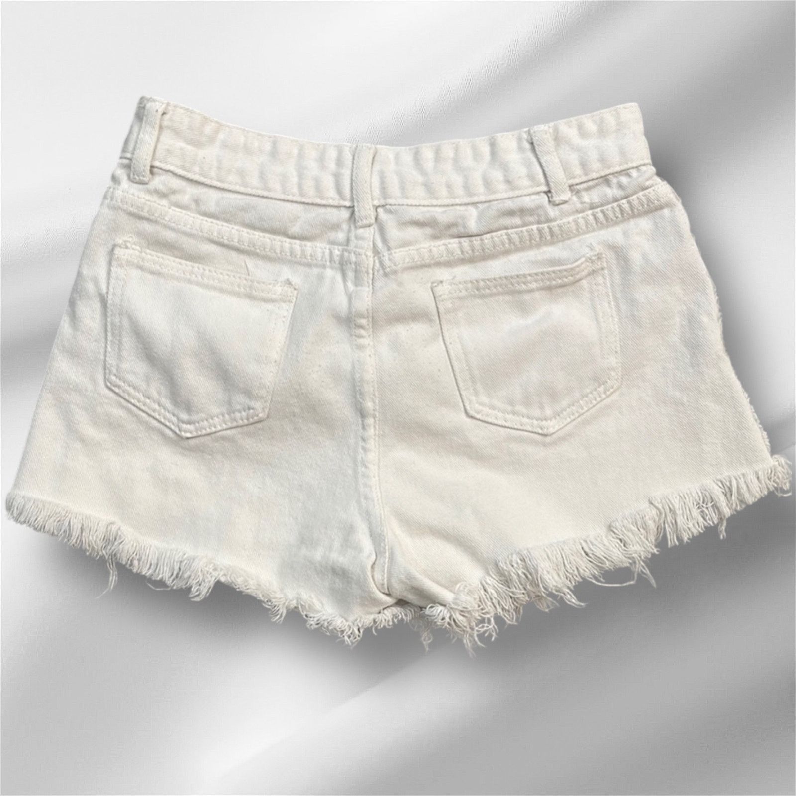 Shein Shein White Frayed Denim Shorts Size Small Size 26" / US 2 / IT 38 - 2 Thumbnail