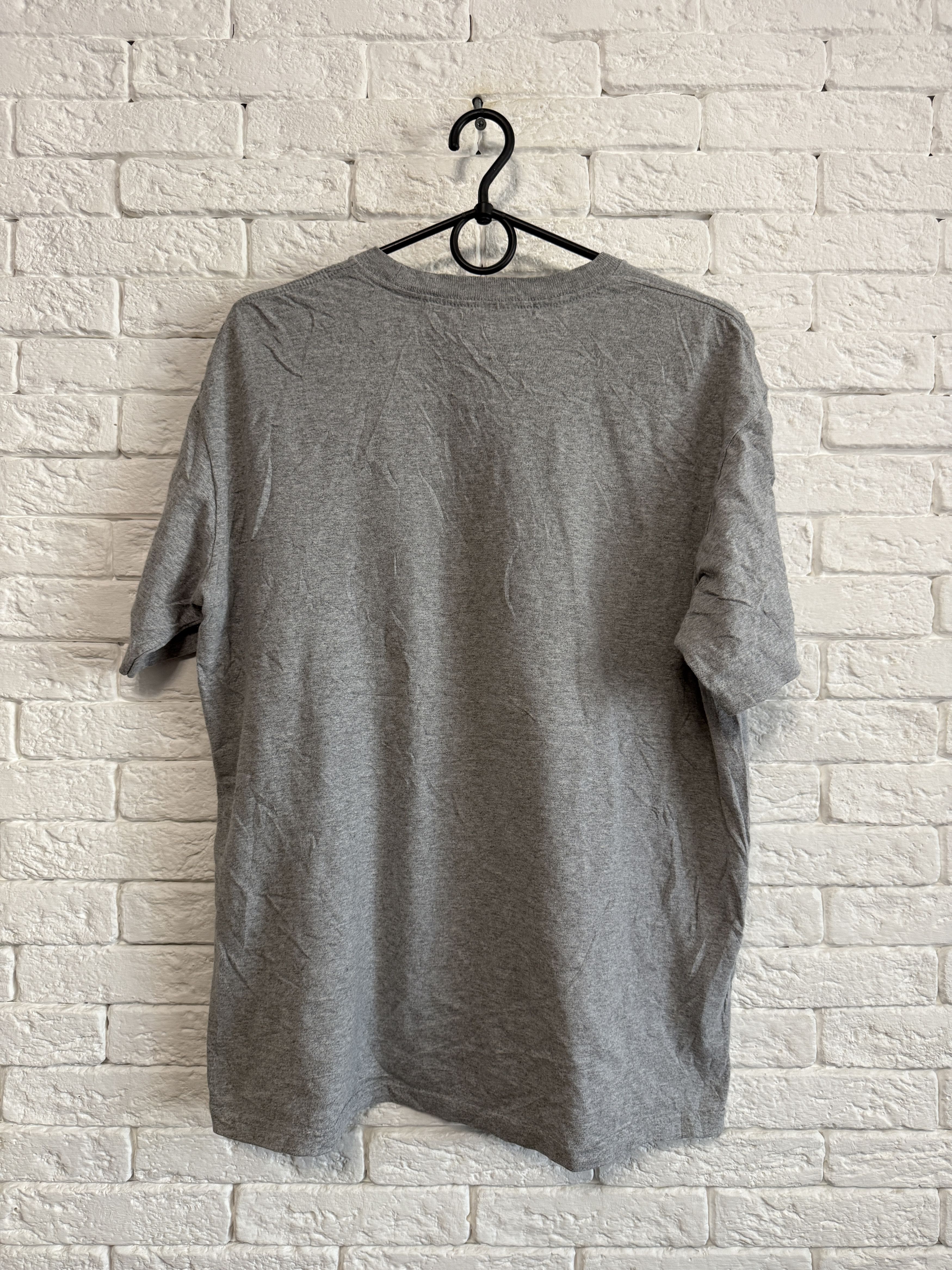 Supreme Vintage Supreme USA Huge Logo Tshirt Sz M Size US M / EU 48-50 / 2 - 5 Thumbnail