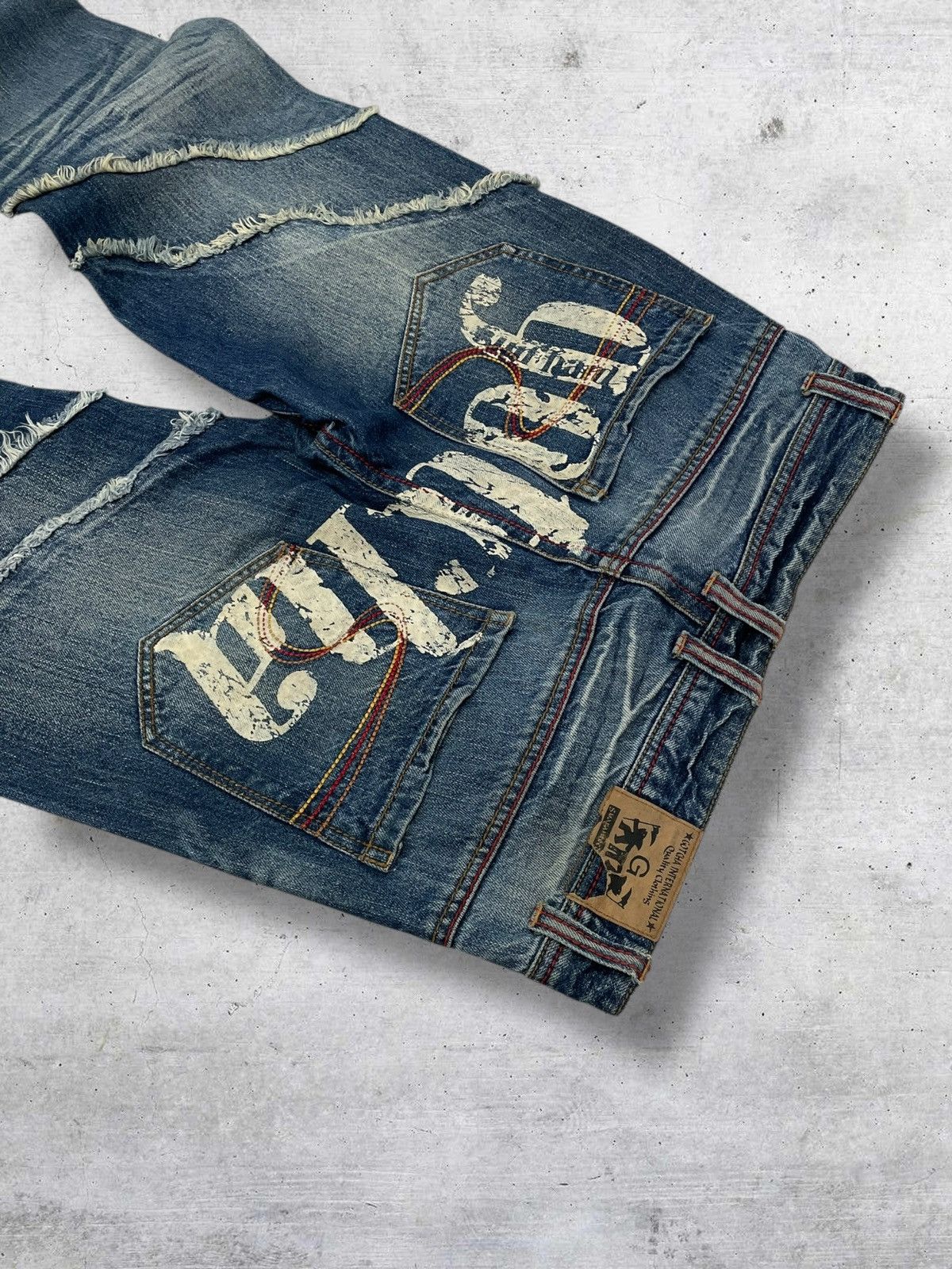 Beauty Beast VINTAGE DISTRESSED STYLE ‘REMEMBER OUR ROOTS’ POEM 90S DENIM Size US 32 / EU 48 - 11 Thumbnail