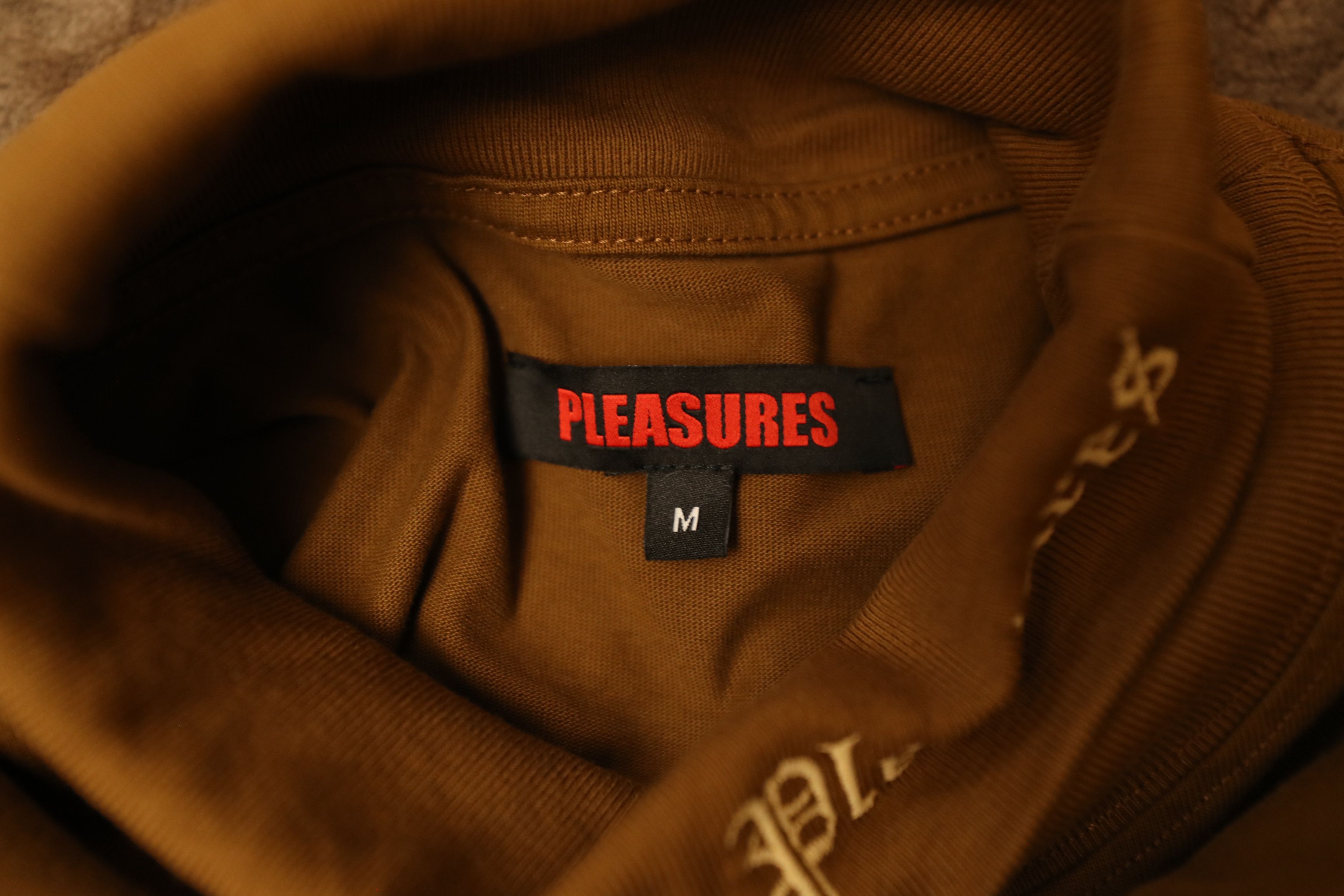 Pleasures Pleasures Guaranteed Satisfaction Turtleneck (M) Size US M / EU 48-50 / 2 - 11 Thumbnail
