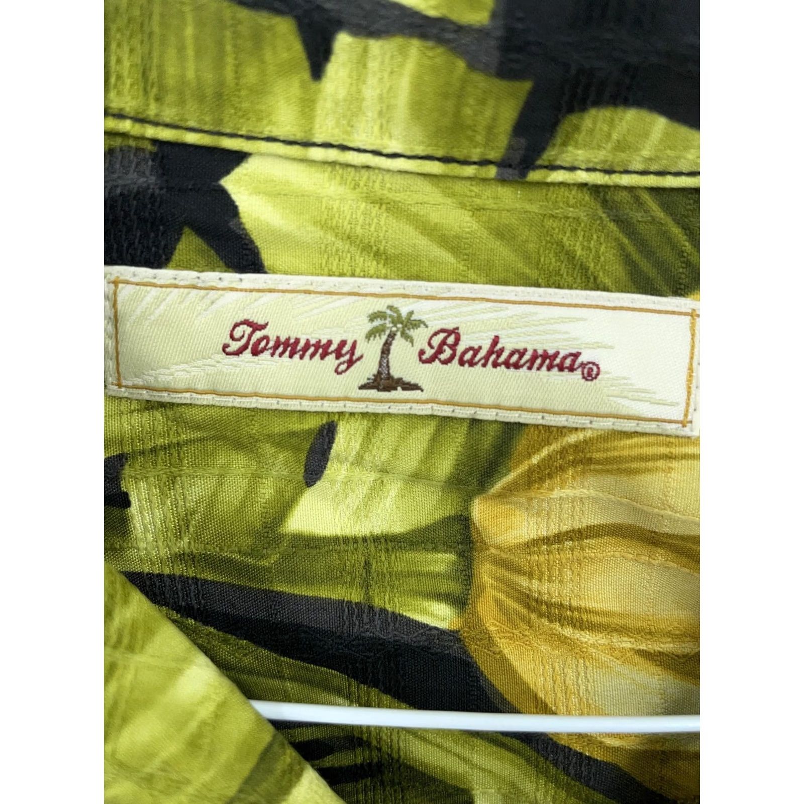Tommy Bahama Tommy Bahama Button-Up Shirt Mens M Black Green Silk Floral Camp Aloha Casual Short Sleeve Relaxed Fit 100% Silk Shirt Size US M / EU 48-50 / 2 - 7 Thumbnail