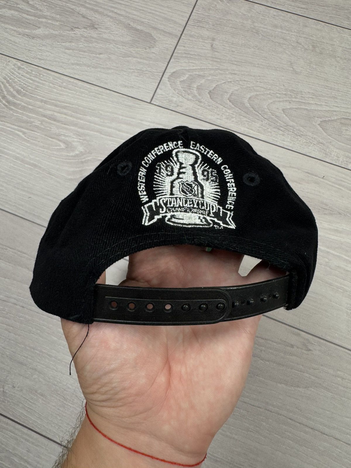 NHL Vintage 90s New Jersey Devils Stanley Cup Champions 1995 Cap Size ONE SIZE - 2 Thumbnail