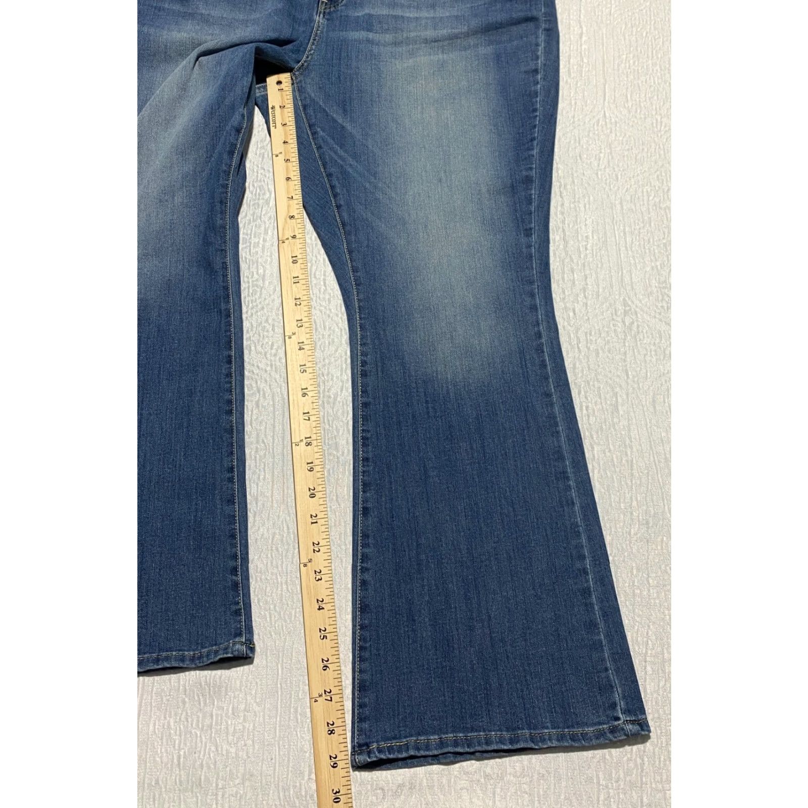 Vintage Signature Levi Strauss Gold Totally Shaping Bootcut Jeans Womens 22 S Whiskers Size 27" / US 4 / IT 40 - 5 Thumbnail