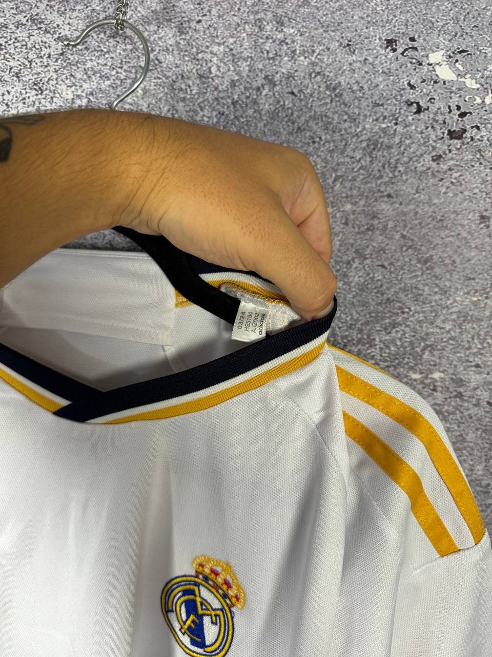 Vintage BELLINGHAM Real Madrid 2023/24 Fan Soccer Jersey Small Size US S / EU 44-46 / 1 - 11 Thumbnail