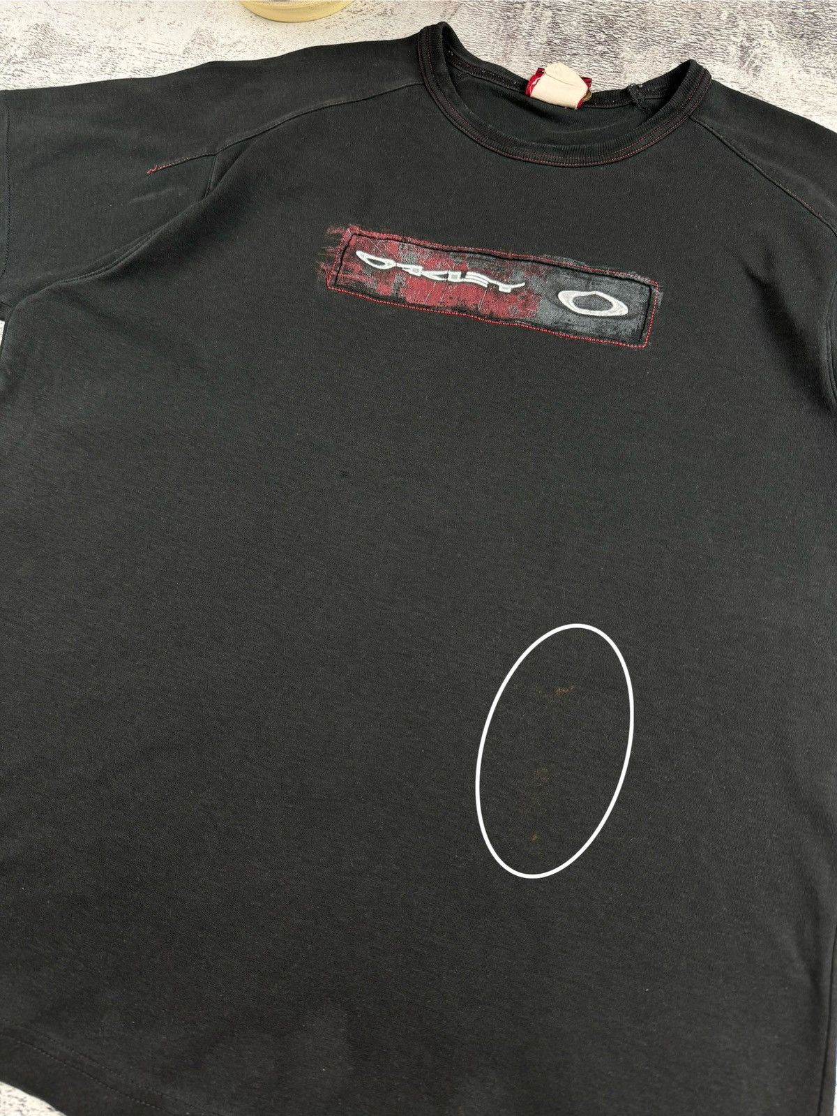 Oakley 90S Oakley RARE Gorpcore Black Print Center Logo T-Shirt Size US L / EU 52-54 / 3 - 9 Thumbnail