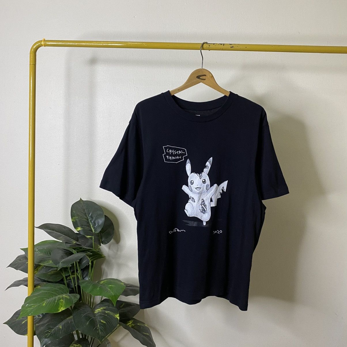Daniel Arsham × Pokemon × Uniqlo Daniel Arsham Artwork Crystal Pikachu Collaboration T Shirt Size US L / EU 52-54 / 3 - 1 Thumbnail