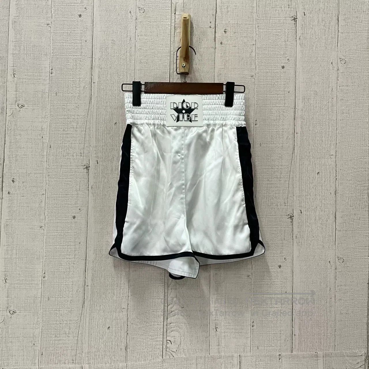 Dior Dior Silk Shorts. Size 28" / US 6 / IT 42 - 1 Thumbnail