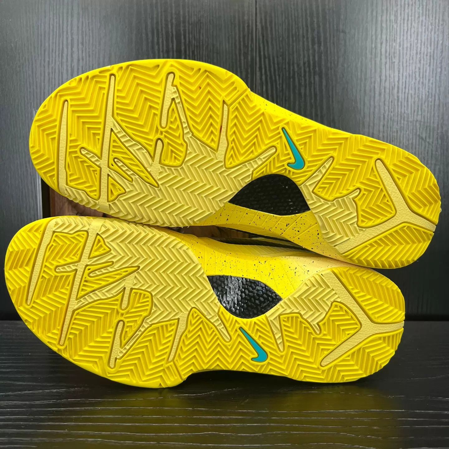 Nike Nike ZK4 High School Black/Yellow 43 Size US 10 / EU 43 - 7 Thumbnail