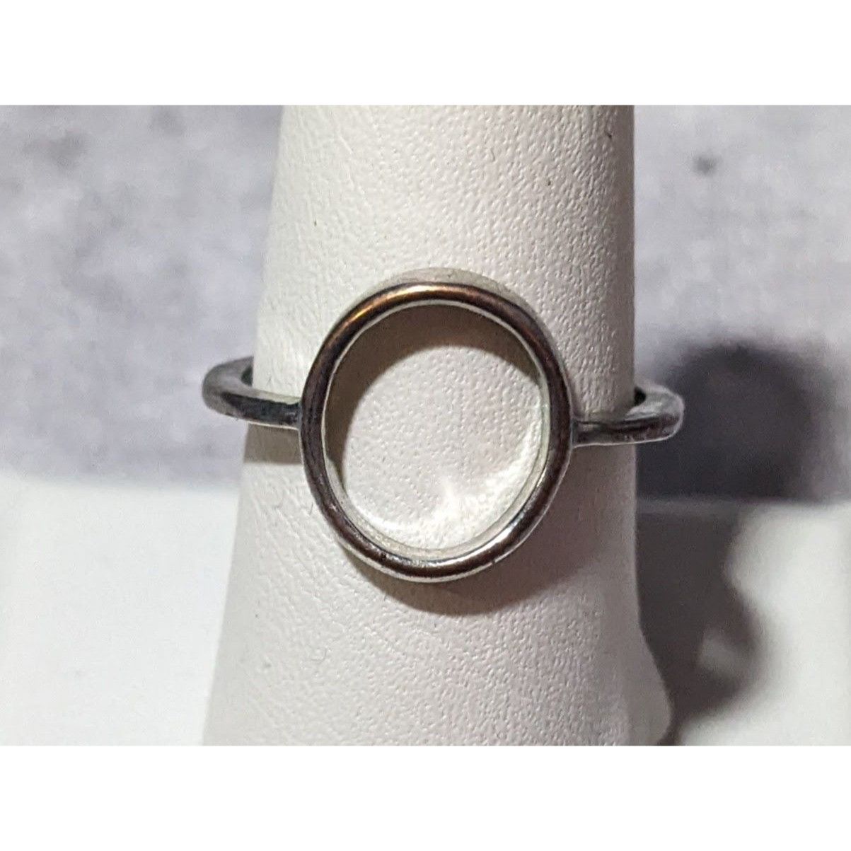 Other Dainty Open Circle Halo Silver Tone Fashion Ring Size 8 Size ONE SIZE - 6 Thumbnail