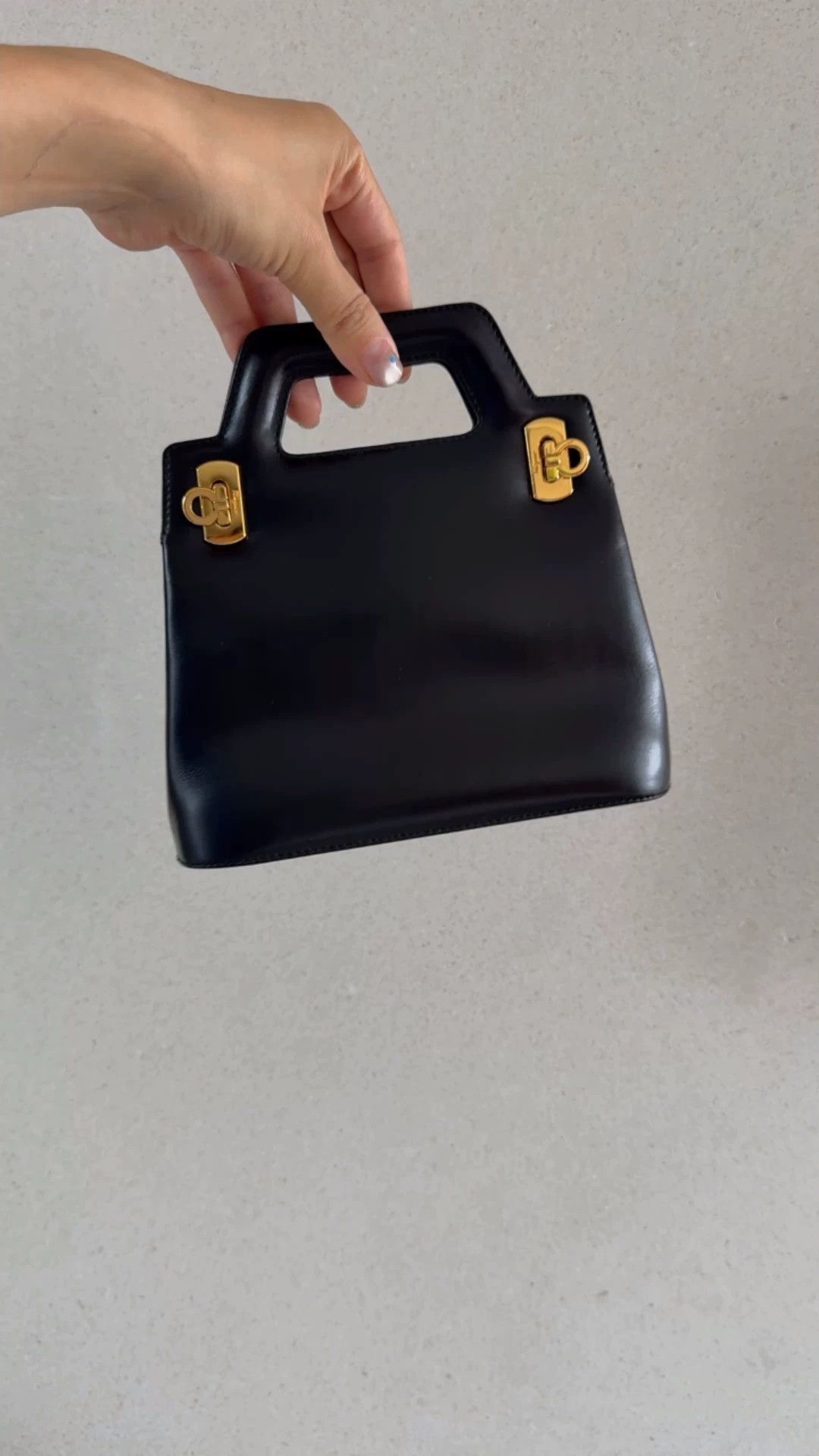 Salvatore Ferragamo Ferragamo 2way Tote Bag Black & Gold Leather 19x14x6 Size ONE SIZE - 1 Thumbnail