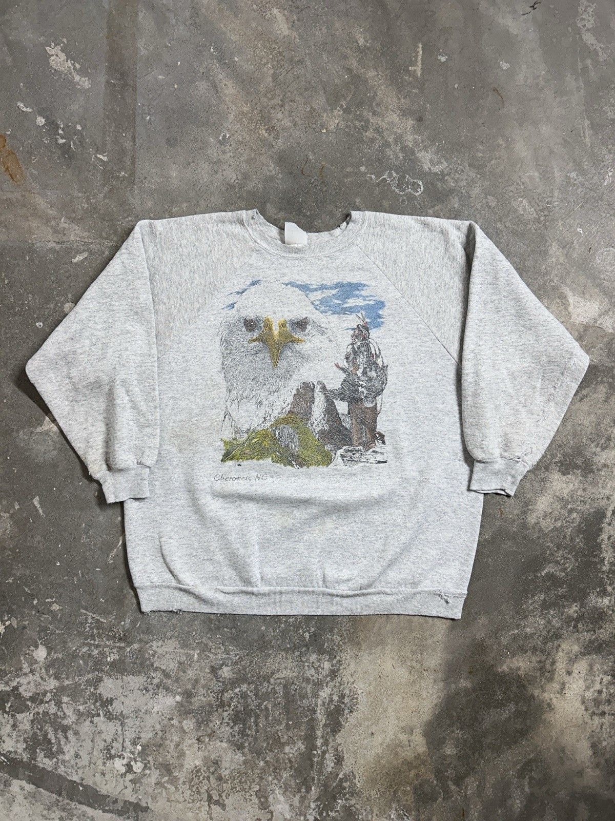 Vintage Vintage 90’s Native Cherokee NC Animal Nature Sweatshirt Size US L / EU 52-54 / 3 - 1 Thumbnail